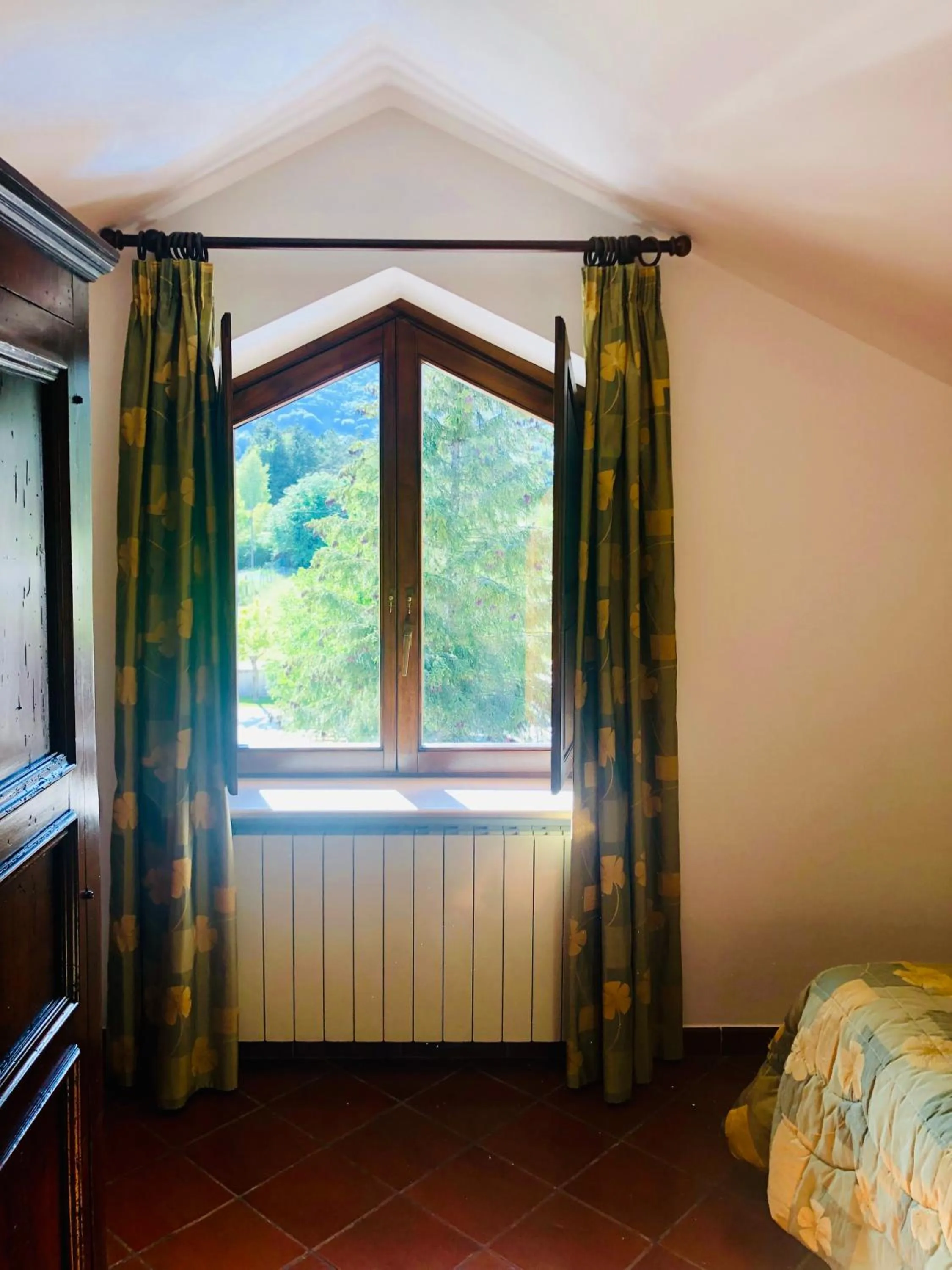 Bed in Hotel Bucaneve