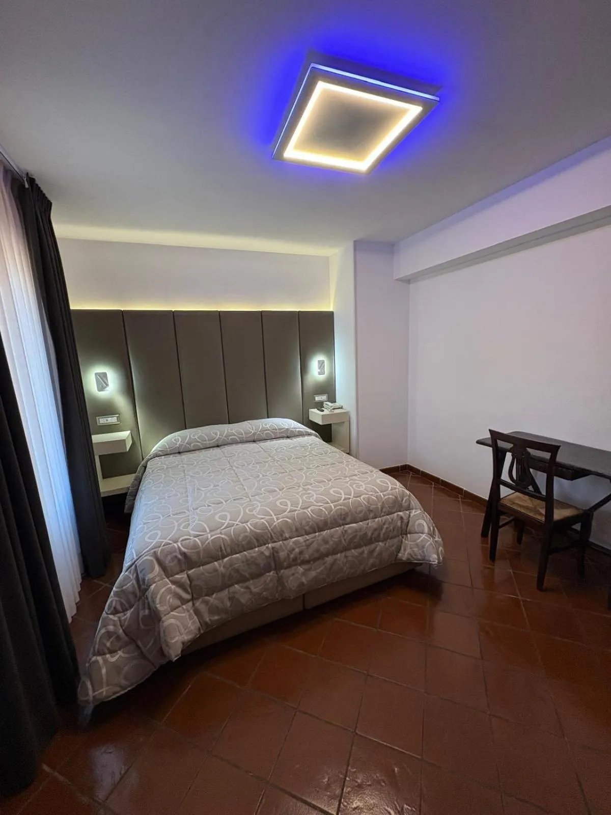 Bed in Hotel Bucaneve