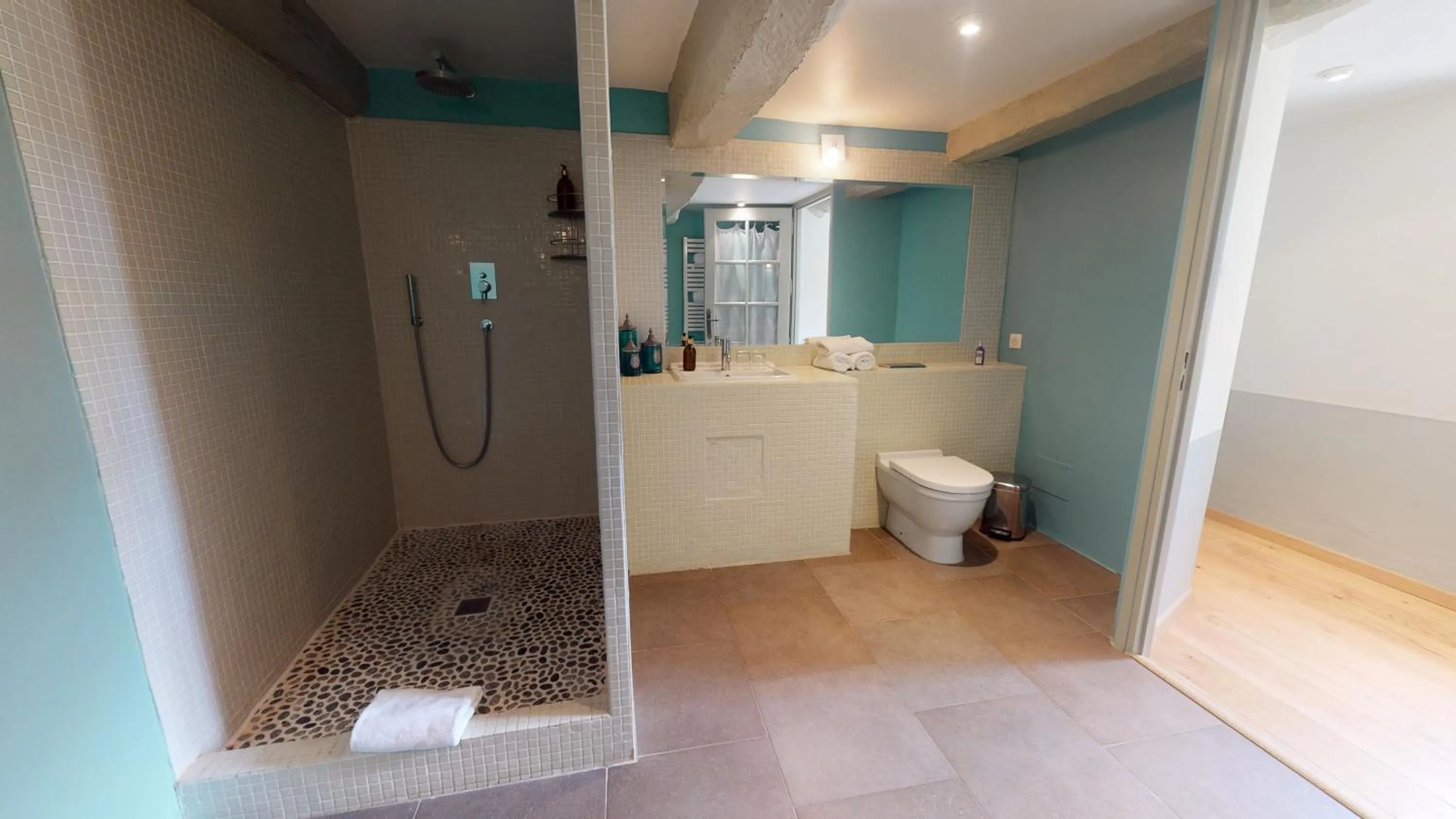 Bathroom in Le Prieuré La Madelène