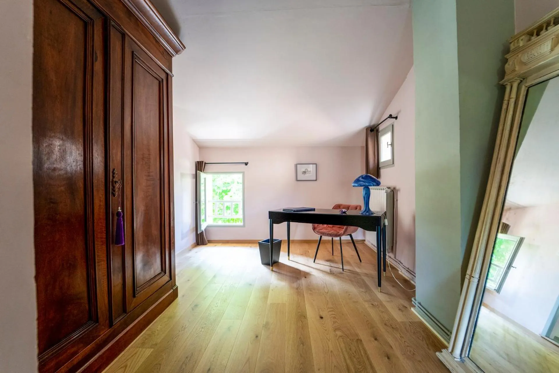 Photo of the whole room in Le Prieuré La Madelène