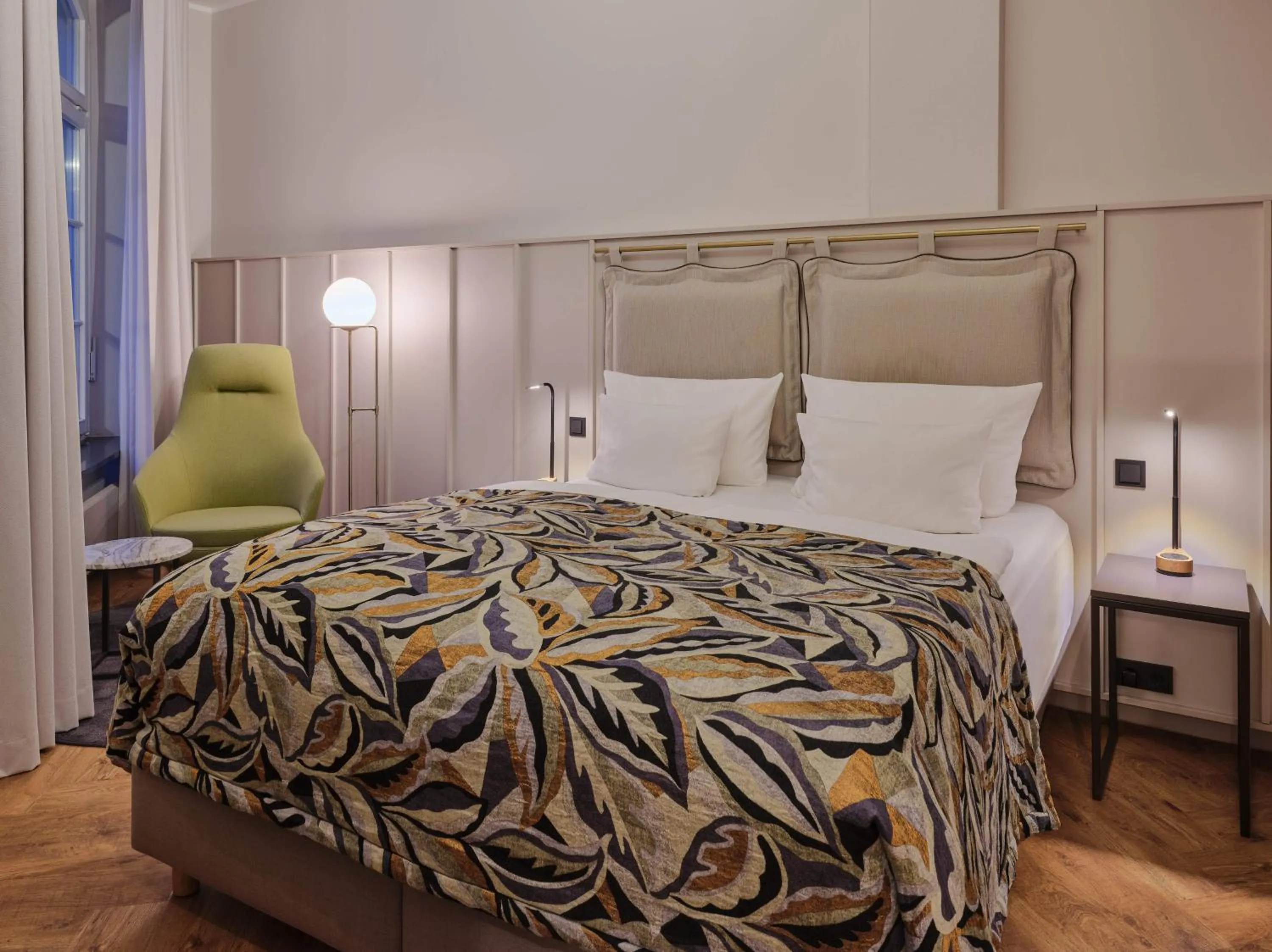 Bed in Classik Hotel Alexander Plaza