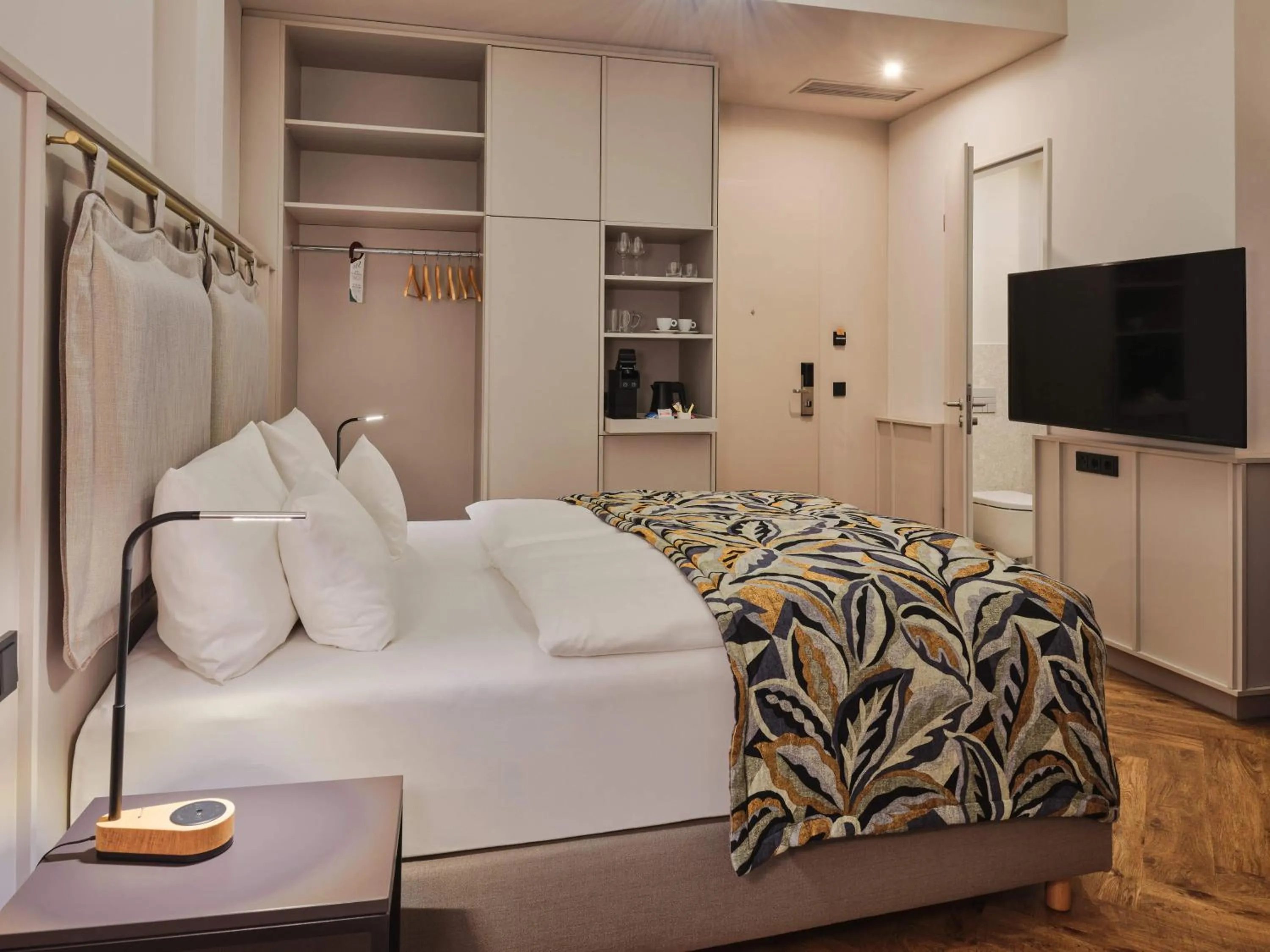 Bedroom, Bed in Classik Hotel Alexander Plaza