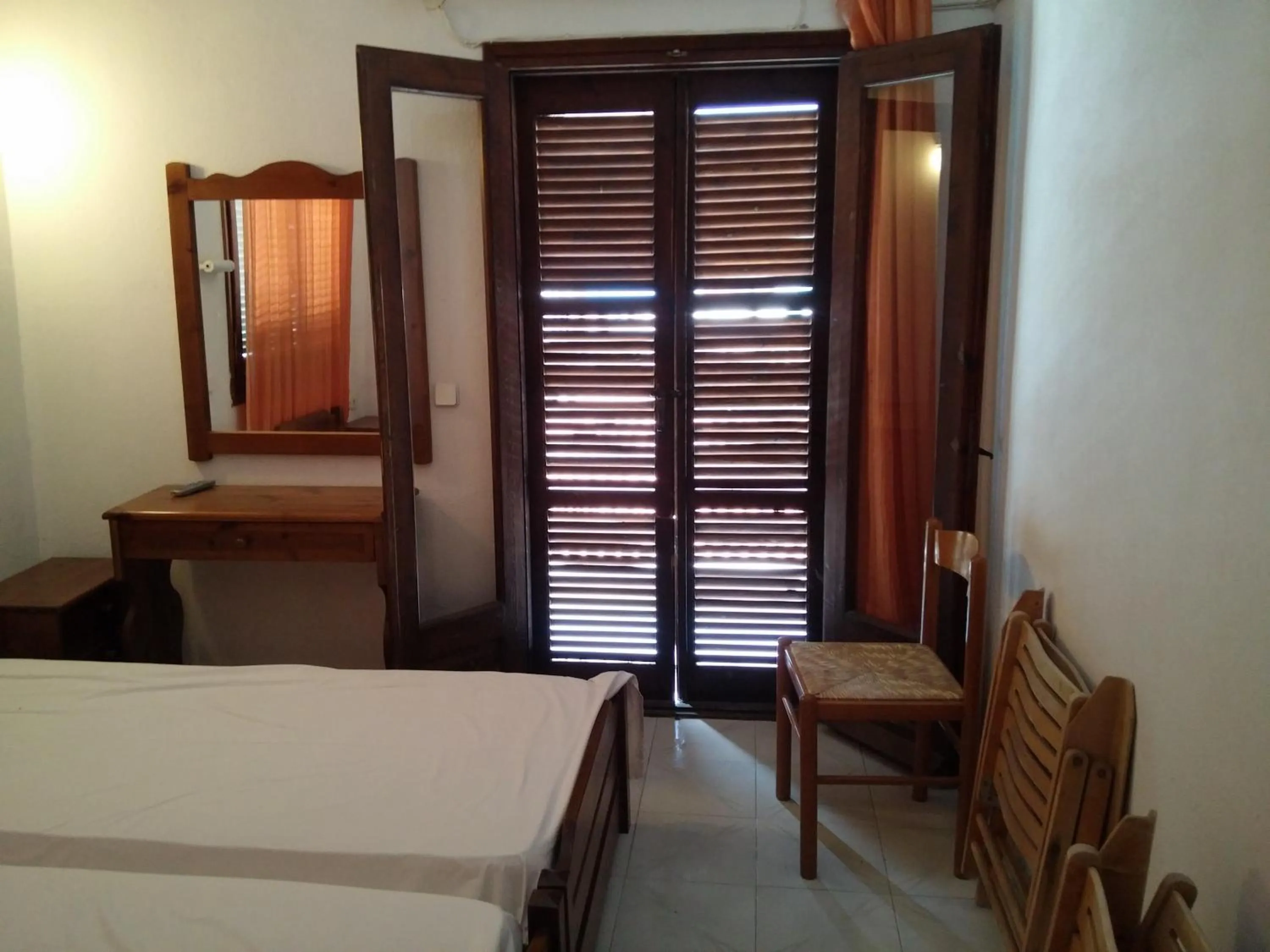 Photo of the whole room in Hotel Hellinikon