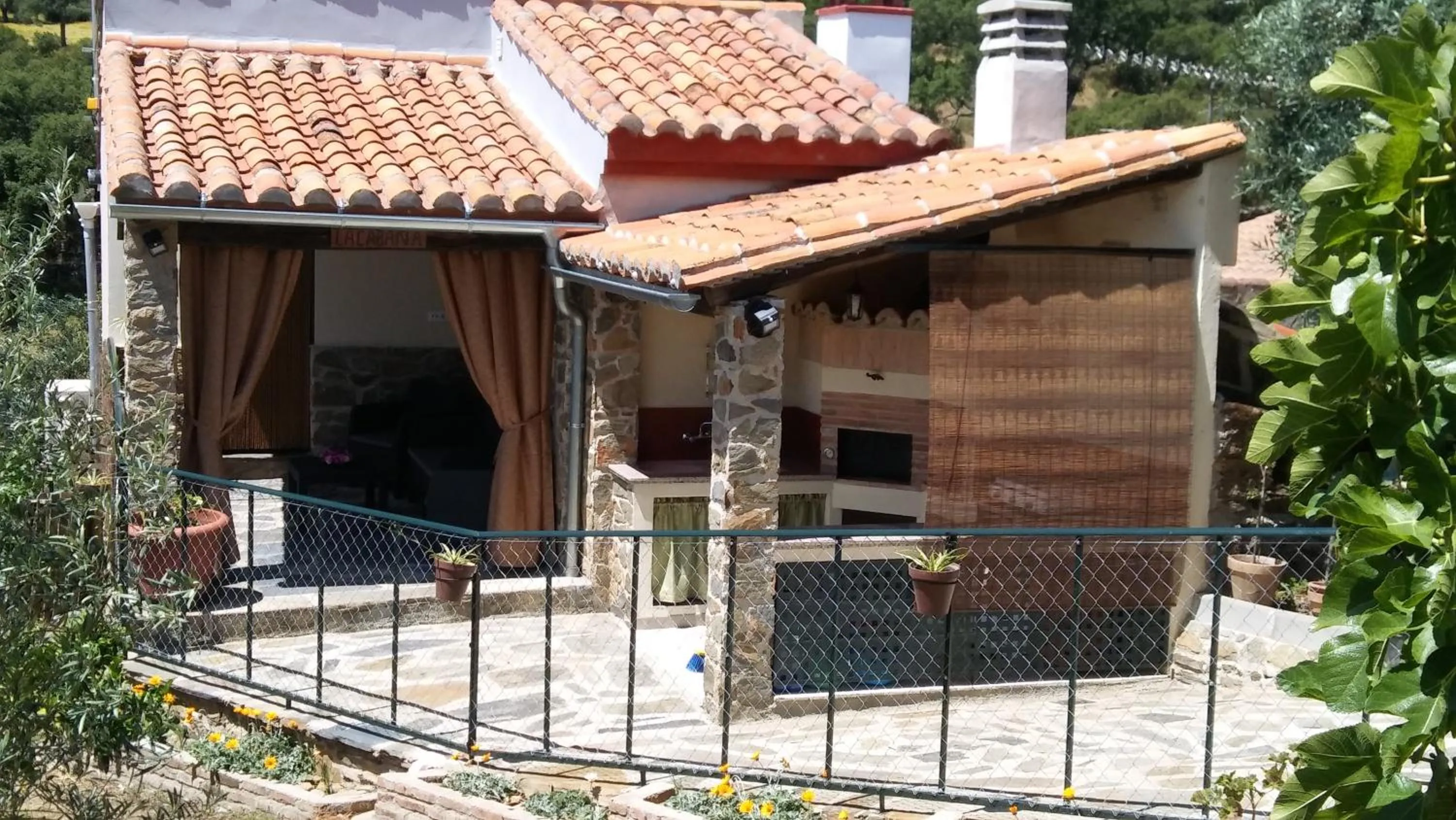 BBQ Facilities in La Cabaña Romantica de Llano