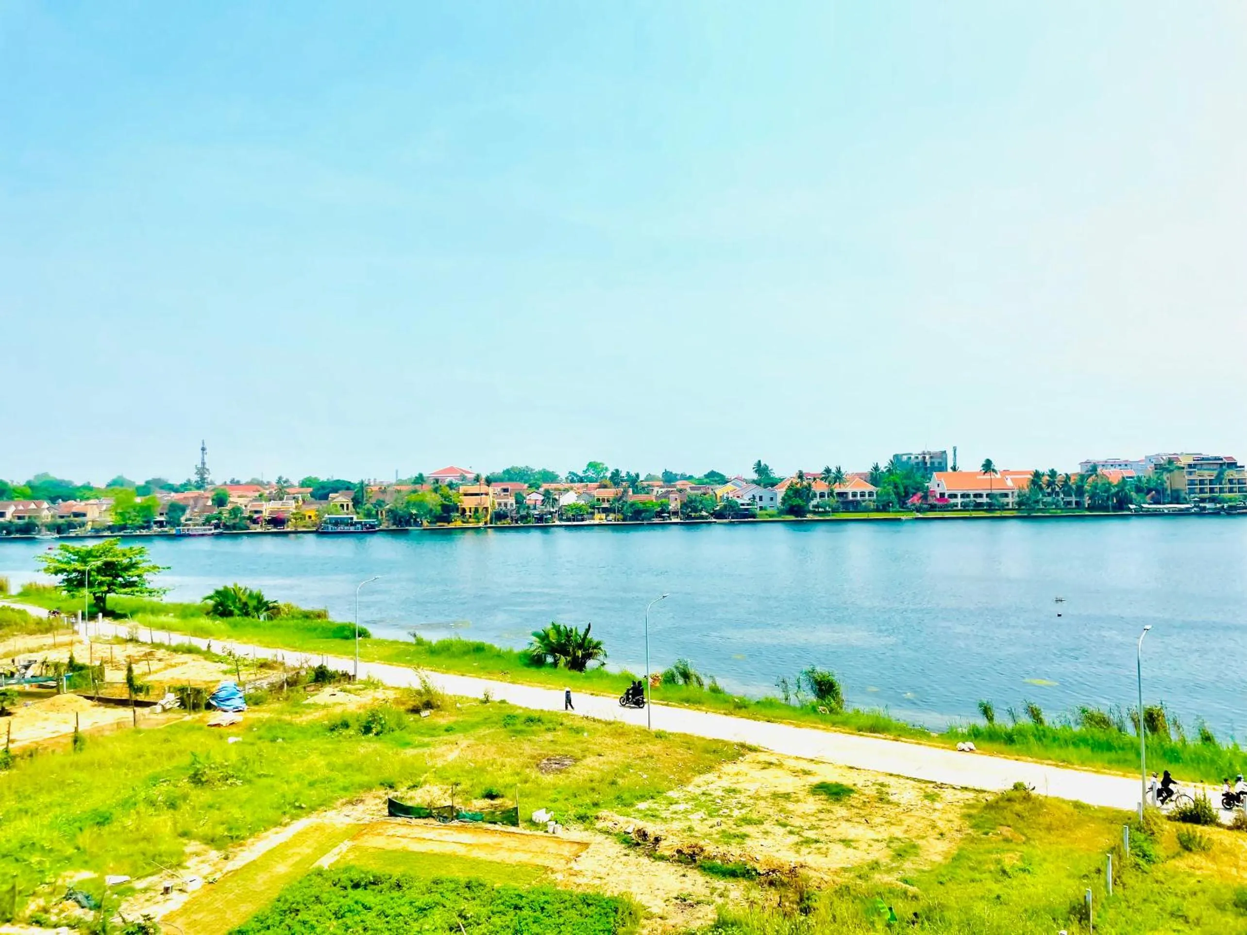 Day in Thuong Da Riverside Homestay