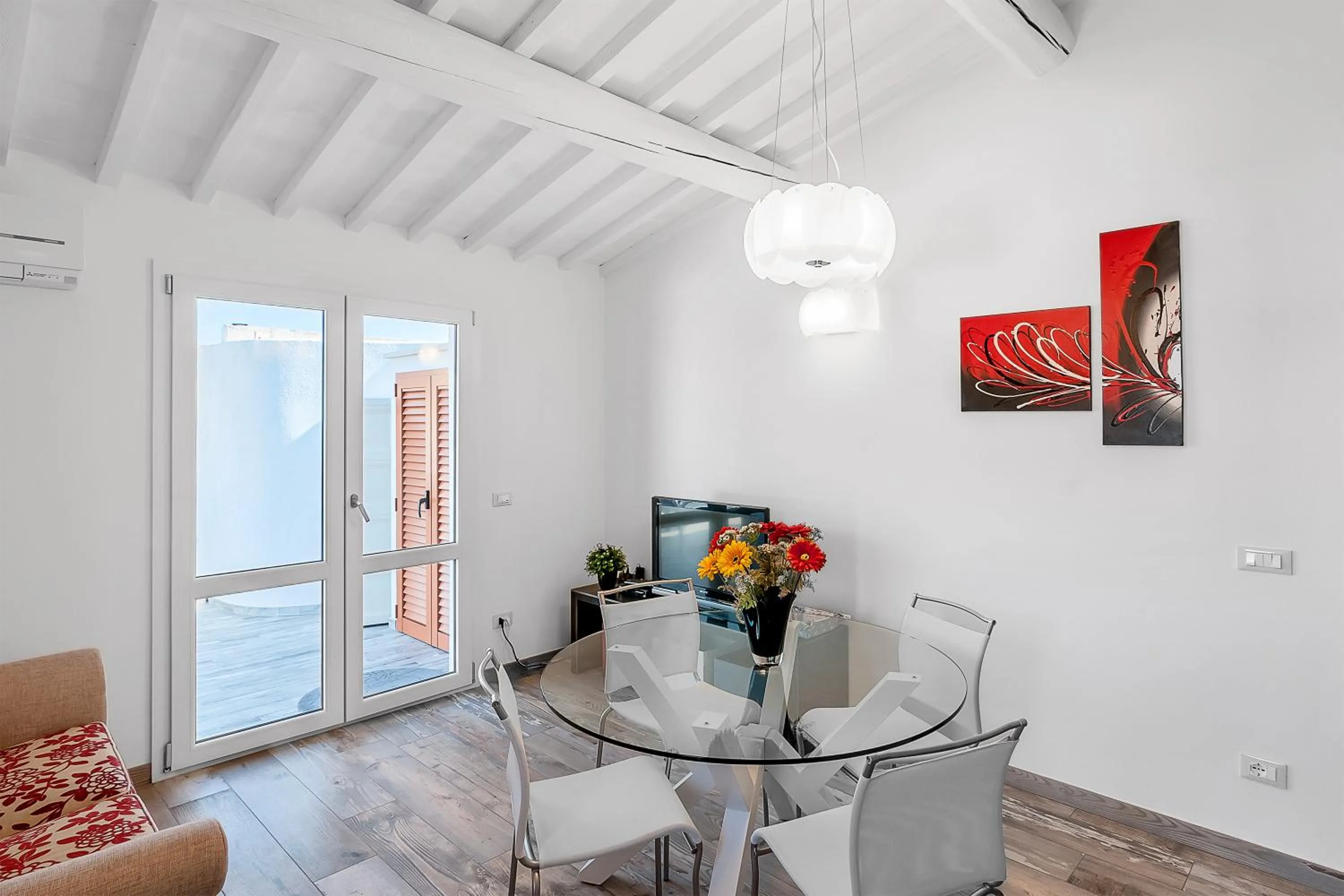 Dining area in Elena