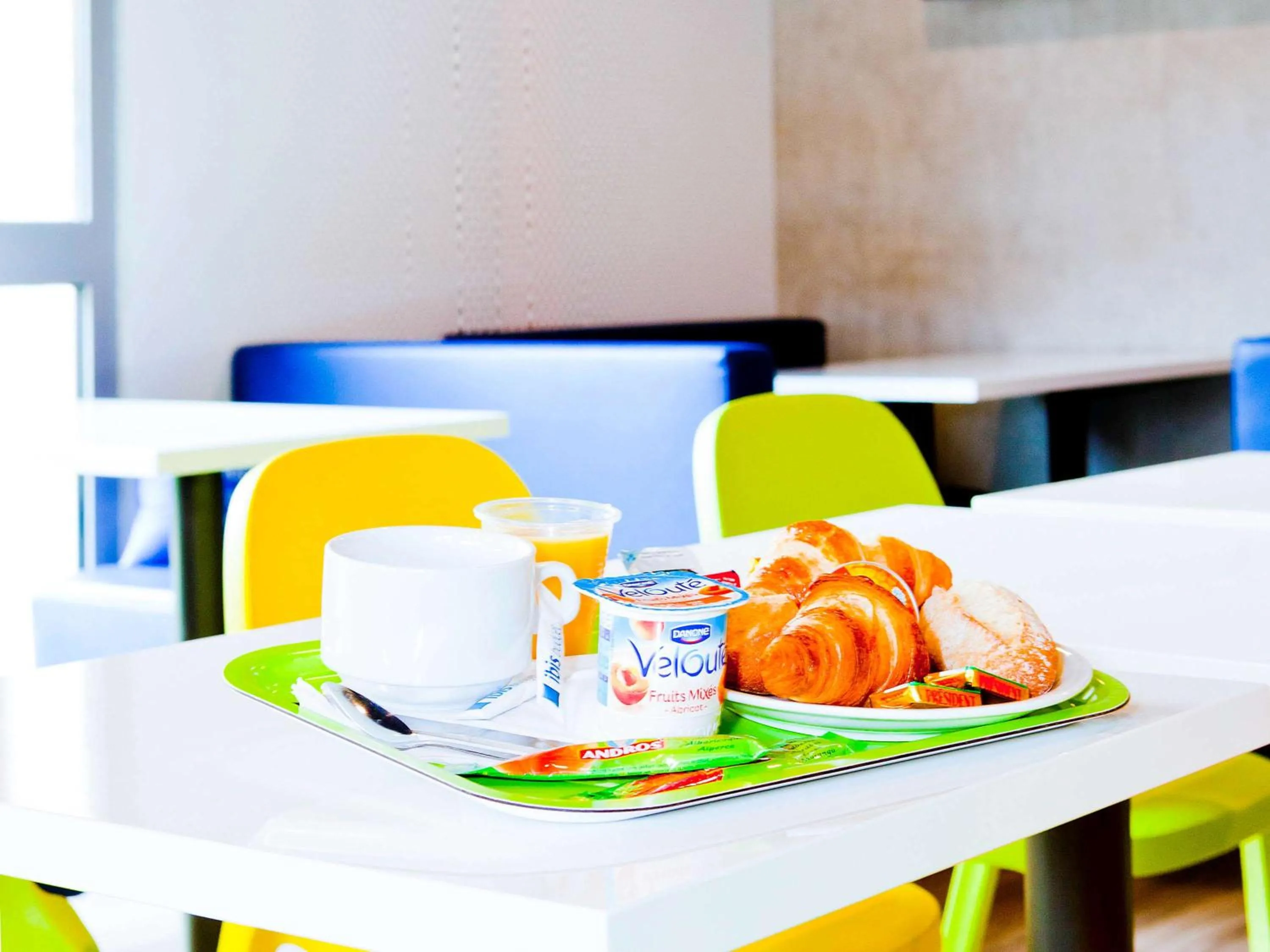 Restaurant/places to eat in ibis budget Metz Technopole