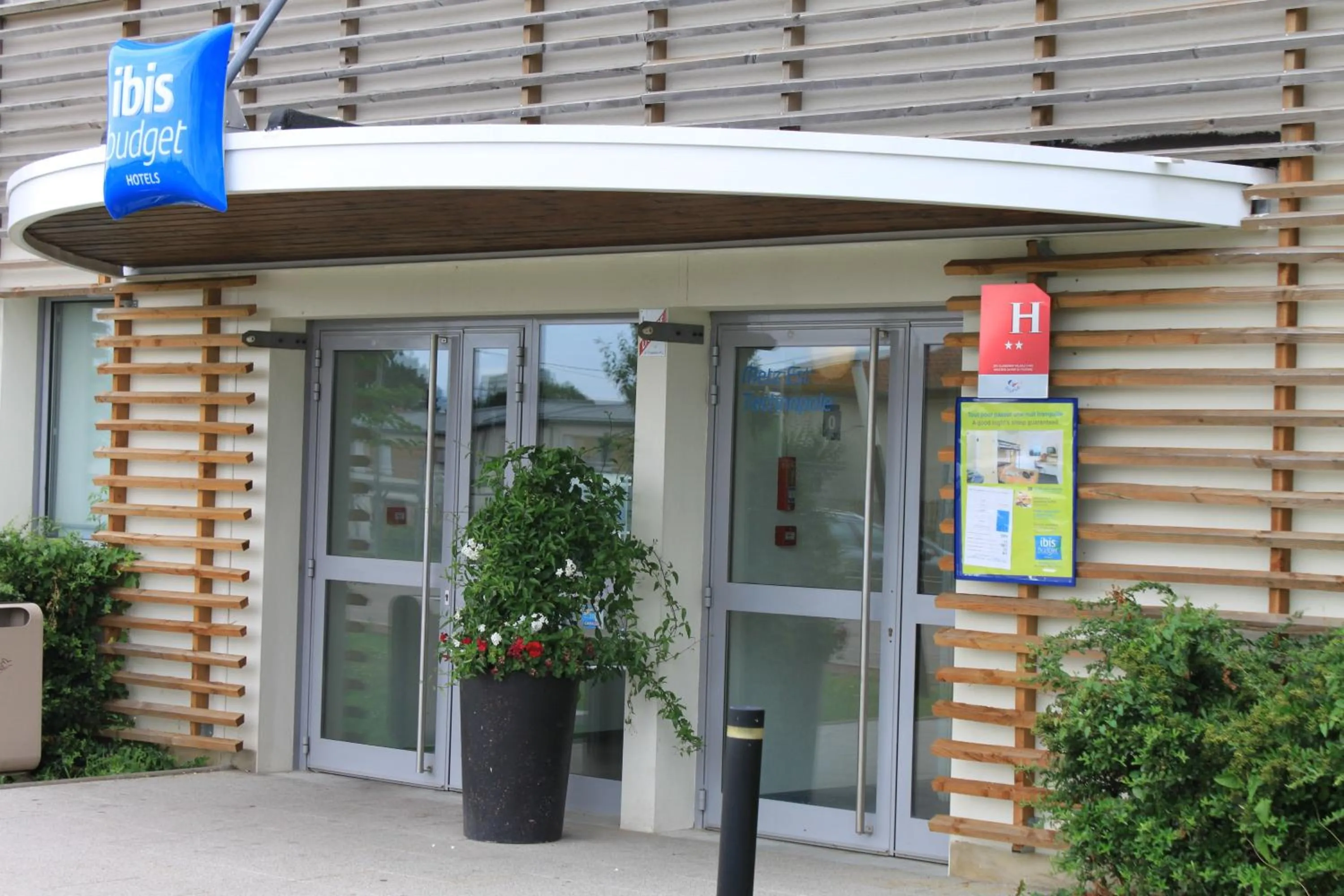 Facade/entrance in ibis budget Metz Technopole