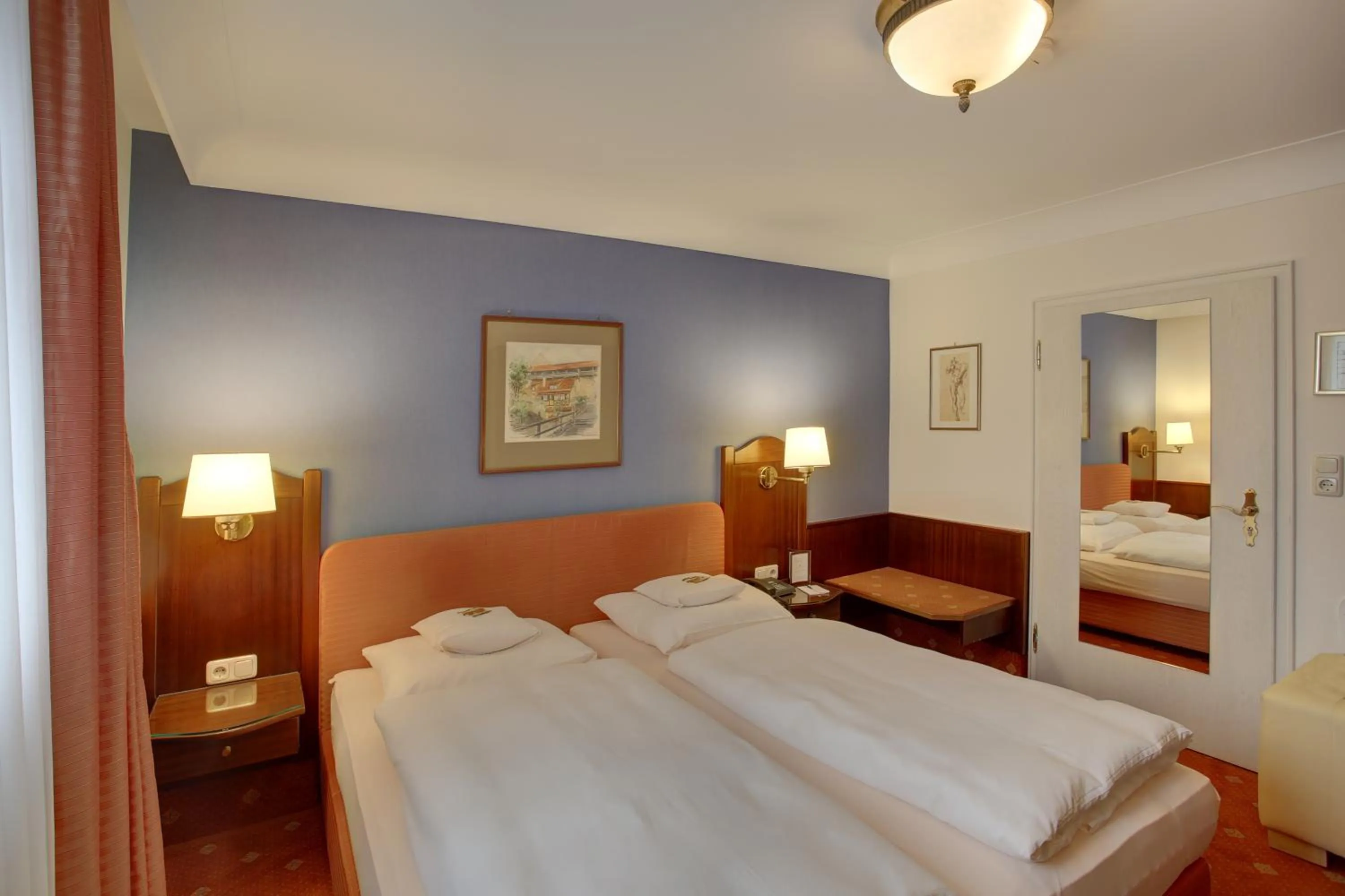 Photo of the whole room, Bed in Hotel Brauereigasthof Landwehr-Bräu