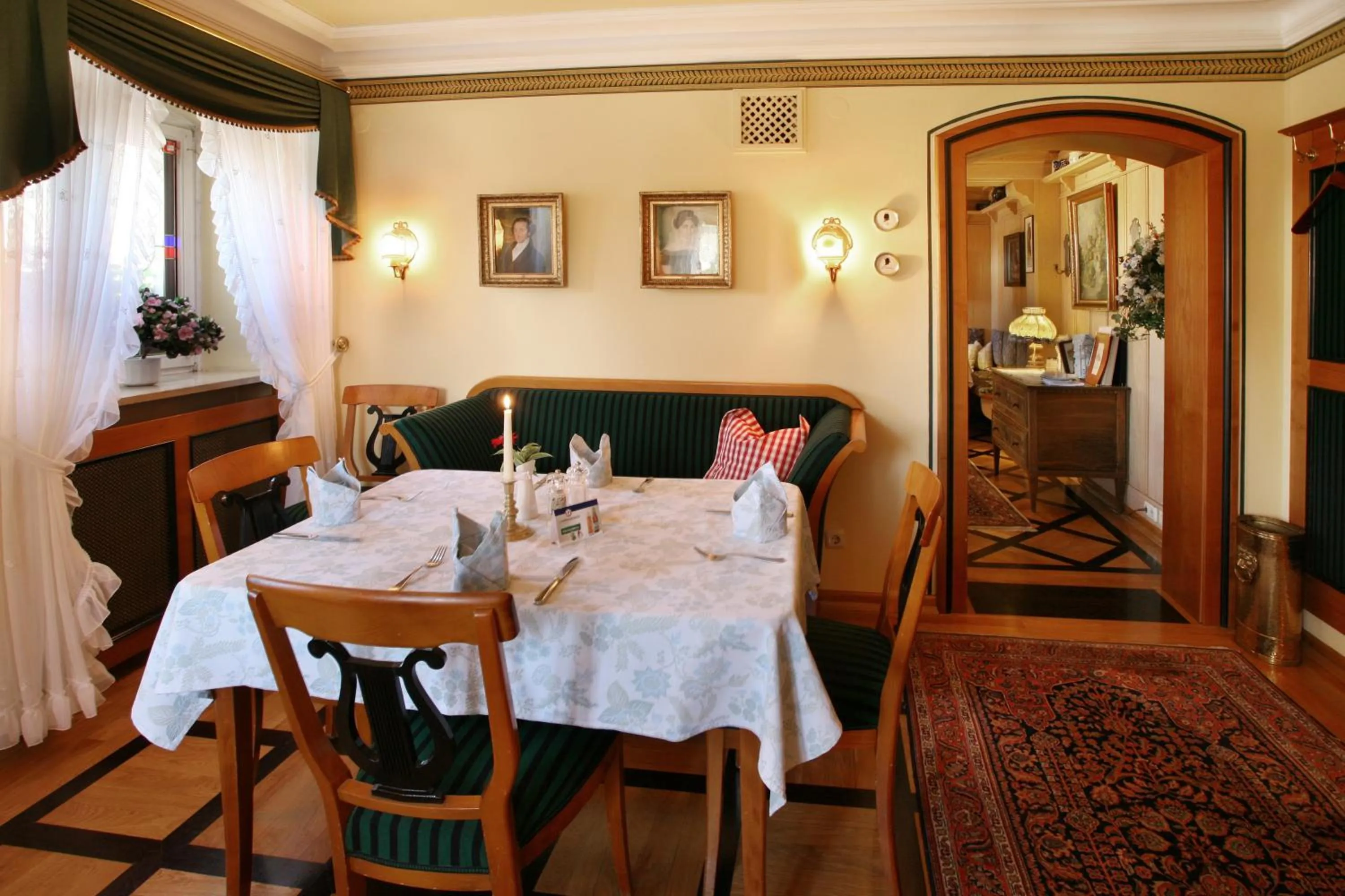 Restaurant/places to eat in Hotel Brauereigasthof Landwehr-Bräu