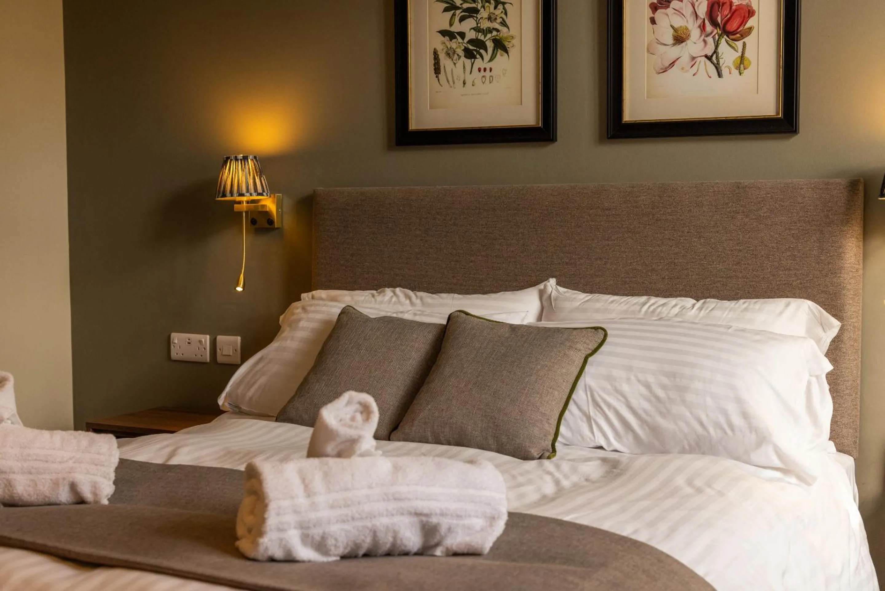 Bedroom, Bed in The Lambton Arms