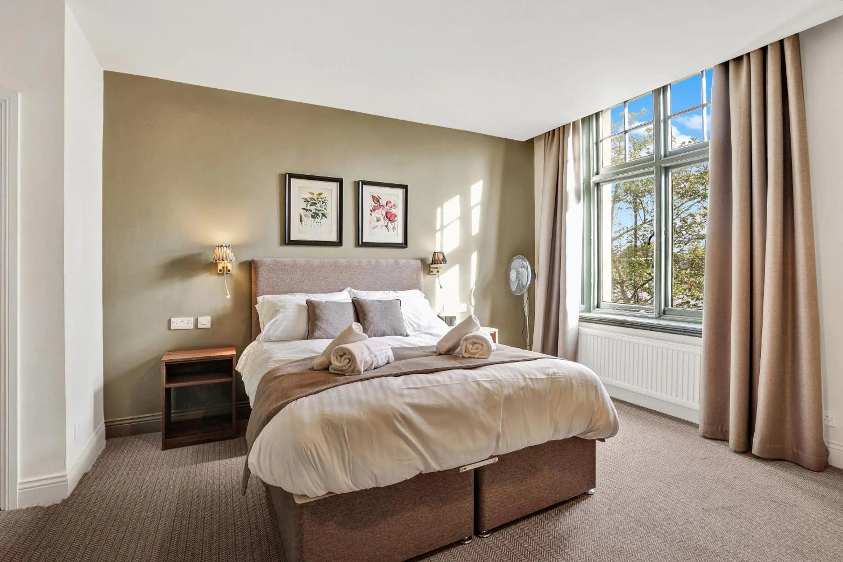 Bedroom, Bed in The Lambton Arms