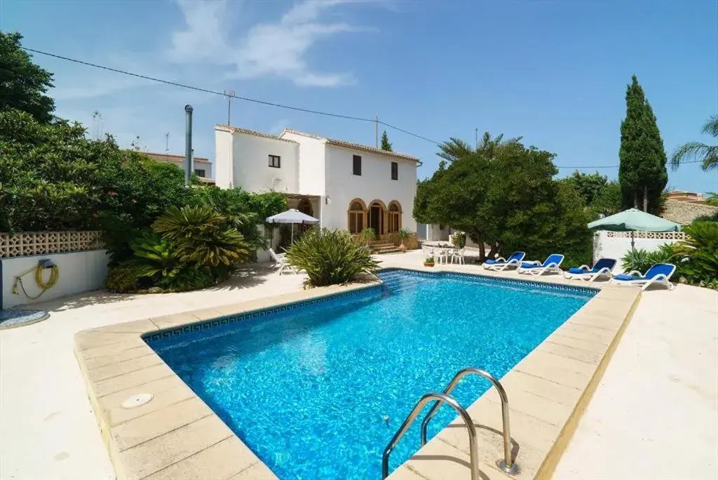Casa Seniola by Aguilarent Casa Seniola by Aguilarent