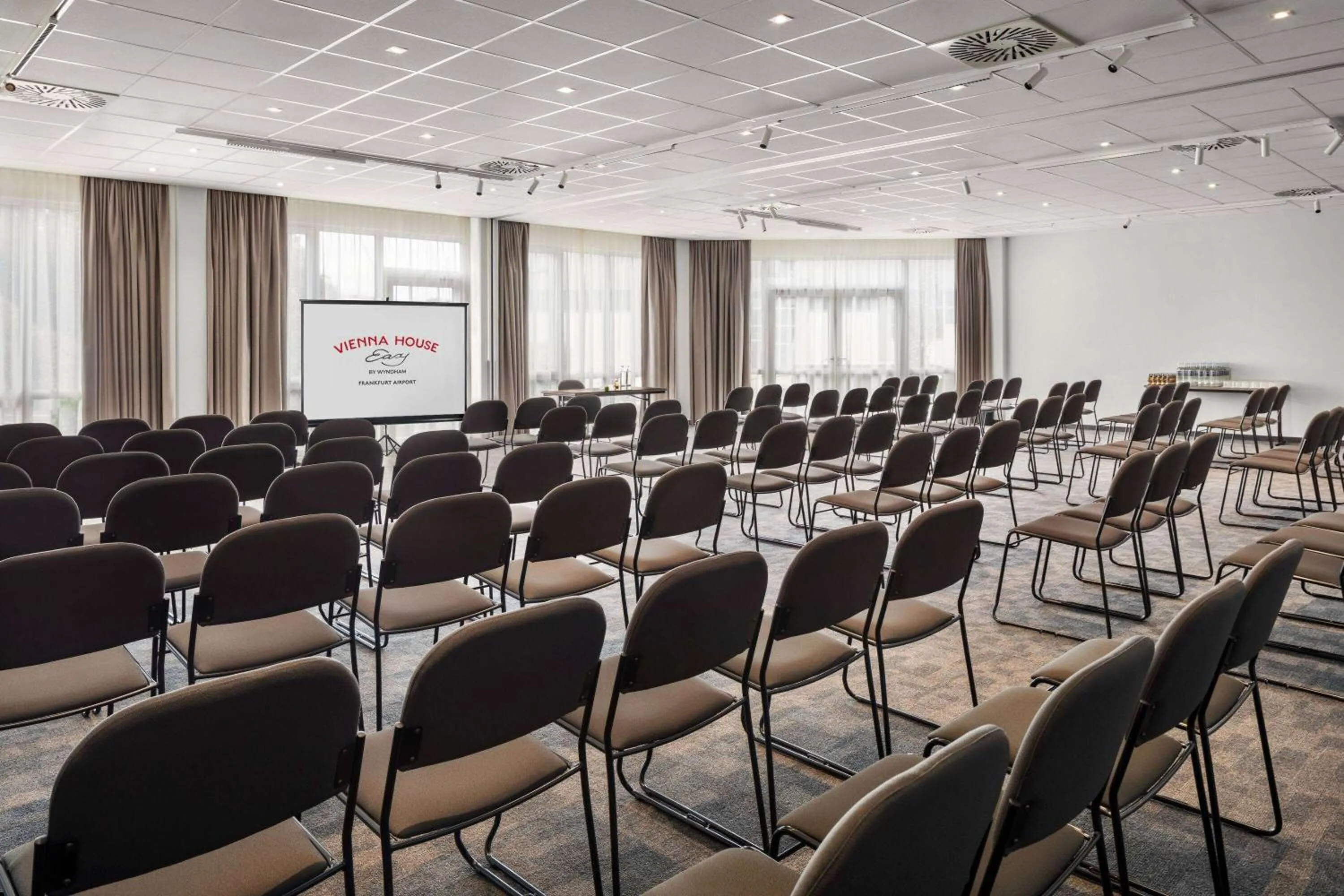 Meeting/conference room in Vienna House Easy by Wyndham Frankfurt Airport