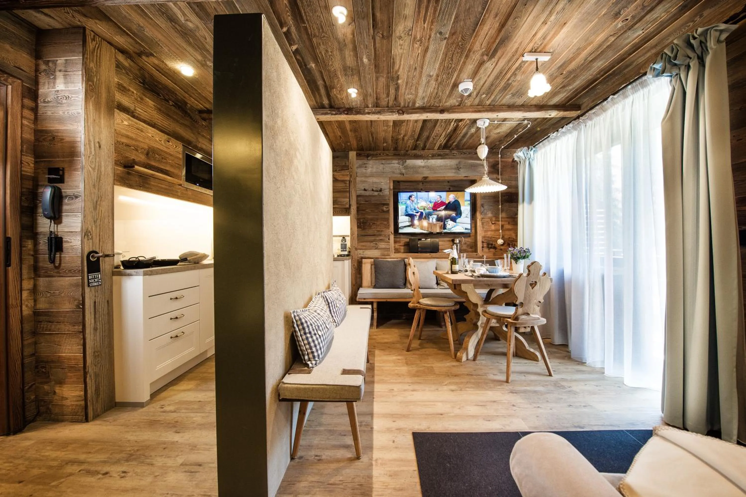 Kitchen or kitchenette in MONDI Resort und Chalet Oberstaufen