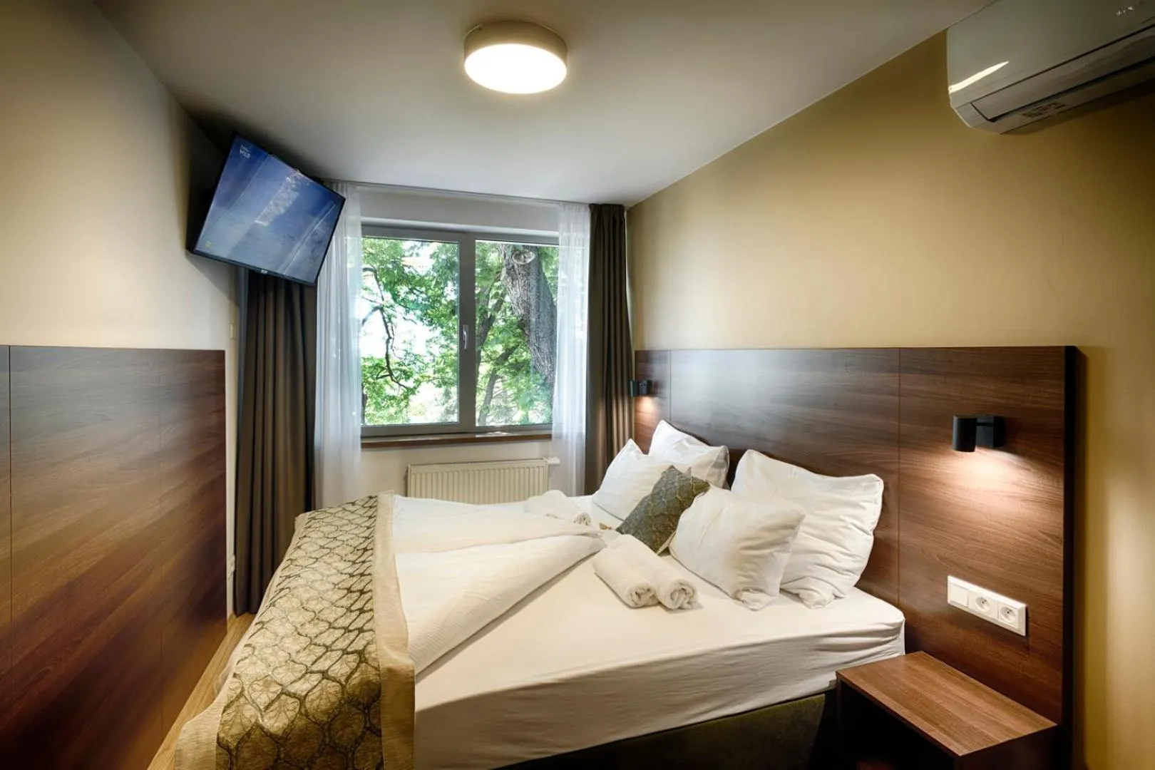 Bedroom, Bed in River View Apartments Hotel