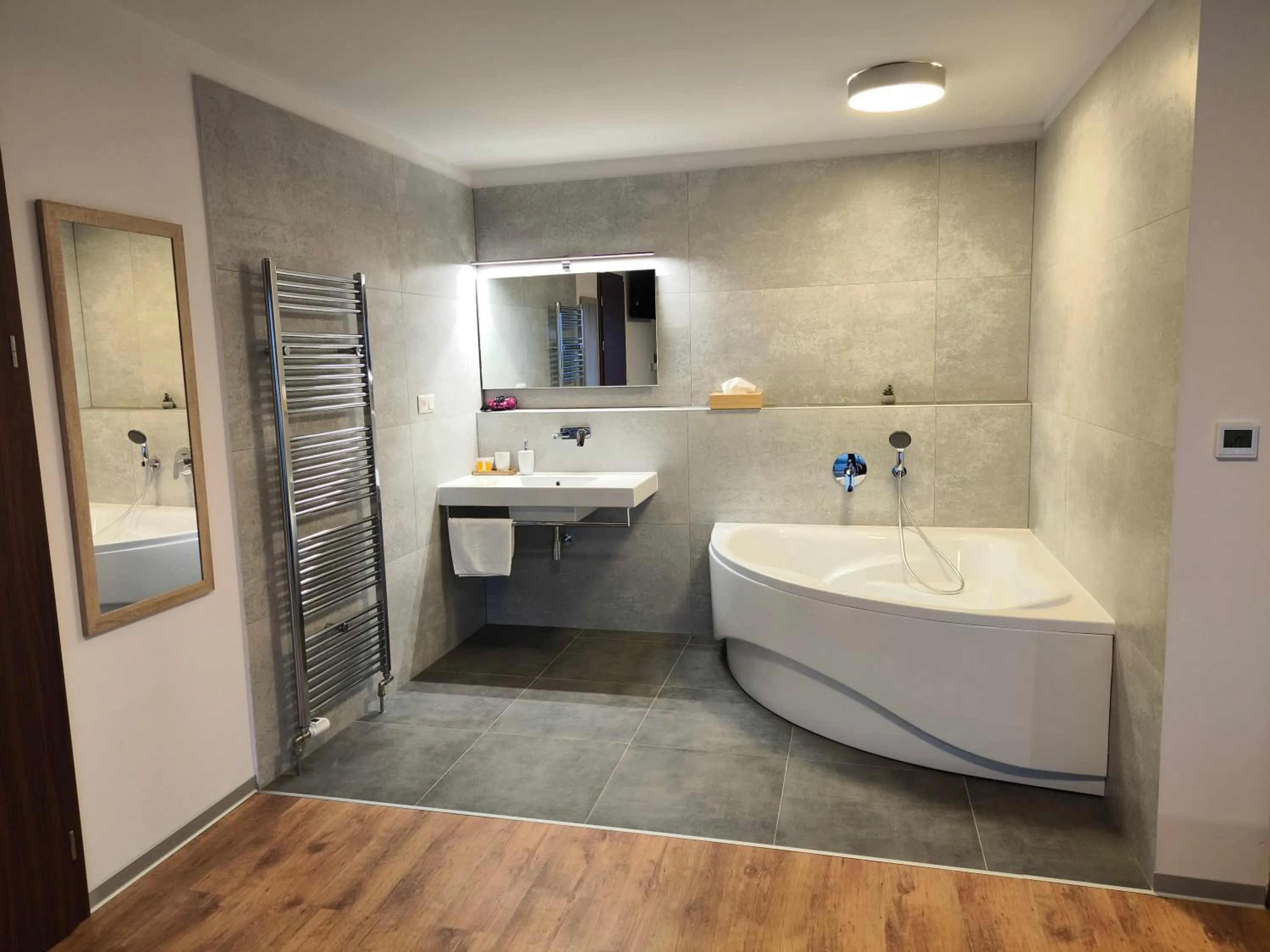 Bathroom in River View Apartments Hotel
