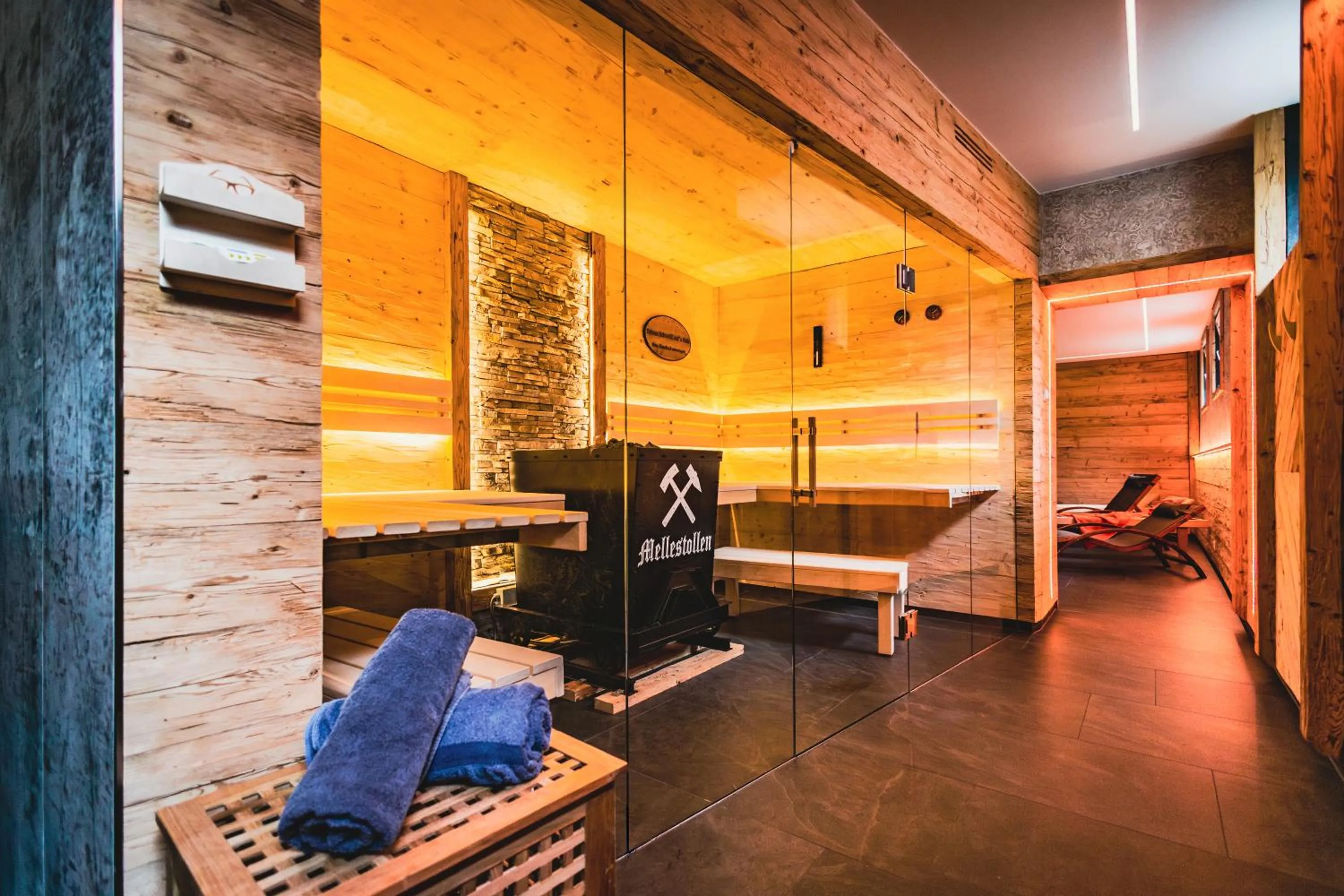 Sauna, Bed in Flair-Waldhotel Mellestollen