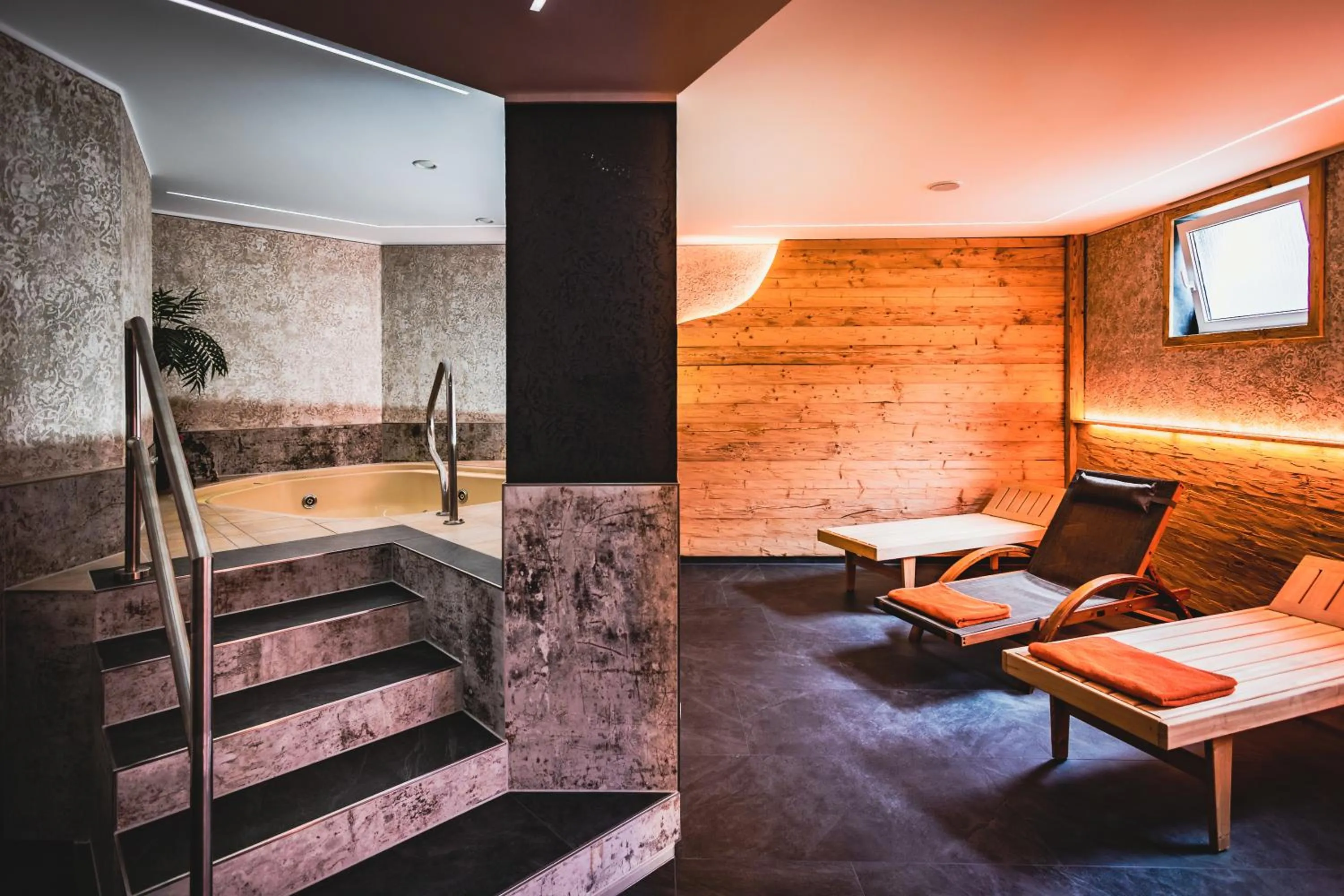 Spa and wellness centre/facilities in Flair-Waldhotel Mellestollen