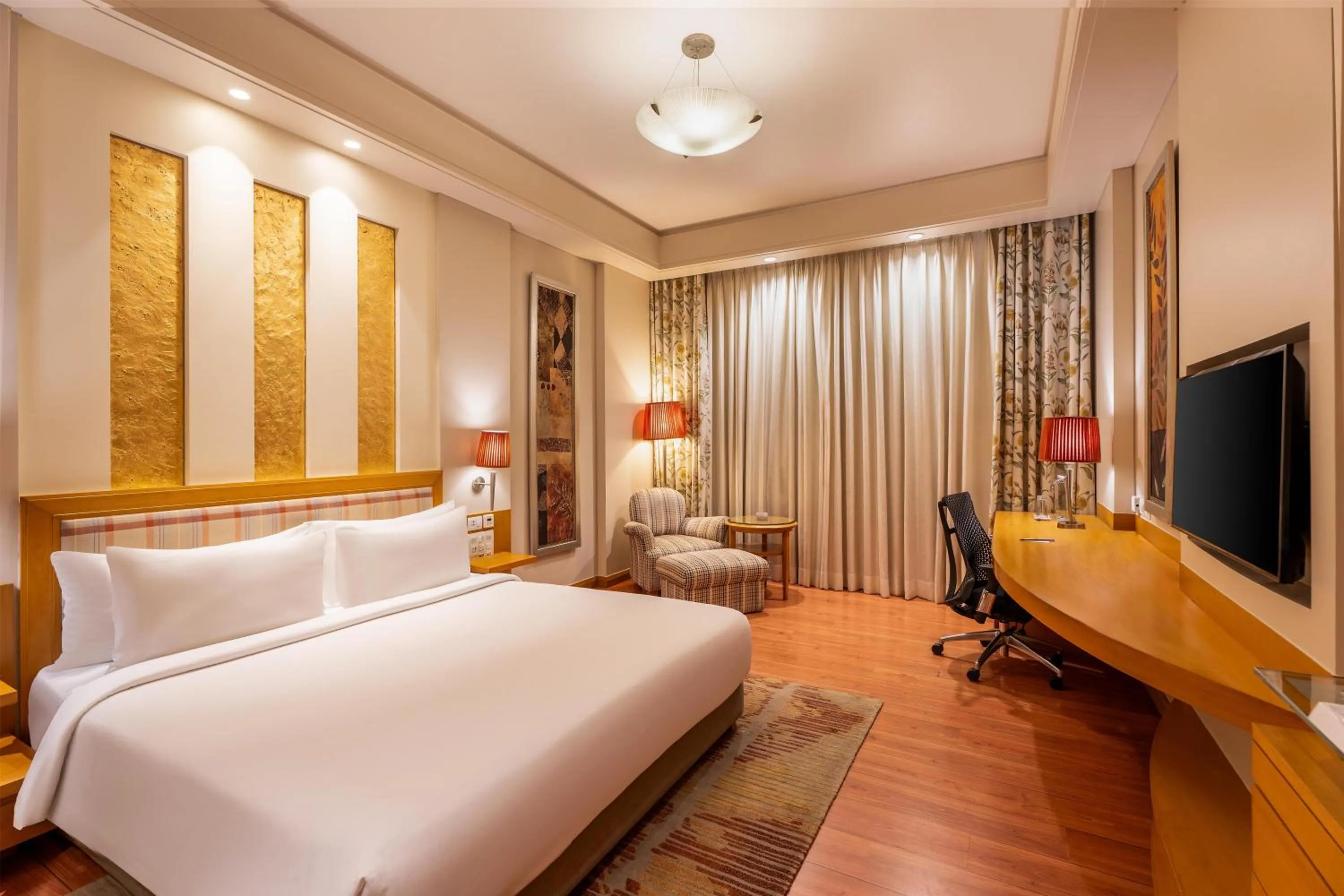 Bedroom, Bed in Radisson Noida