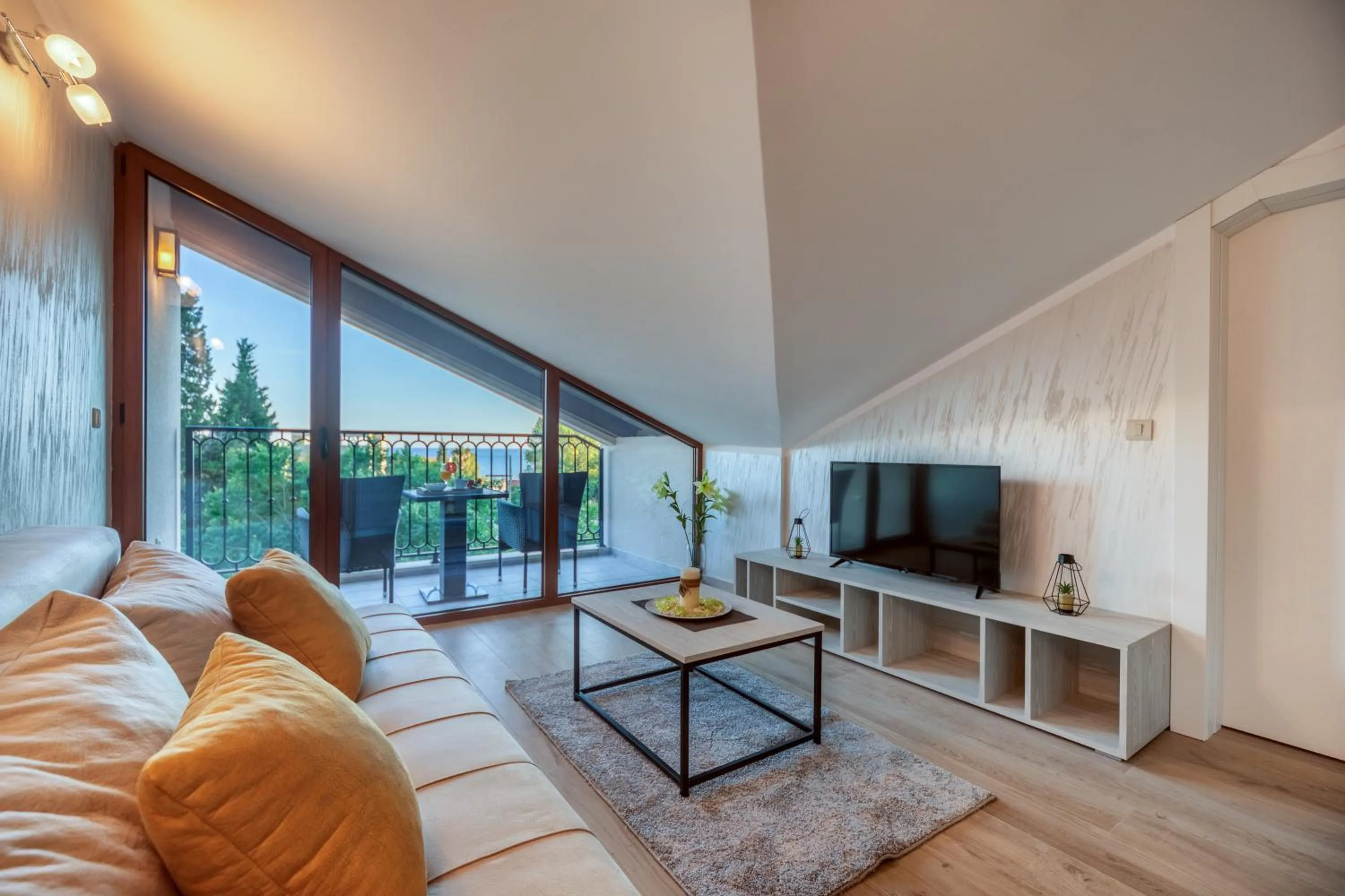 Living room in Luxury Apartments Queen