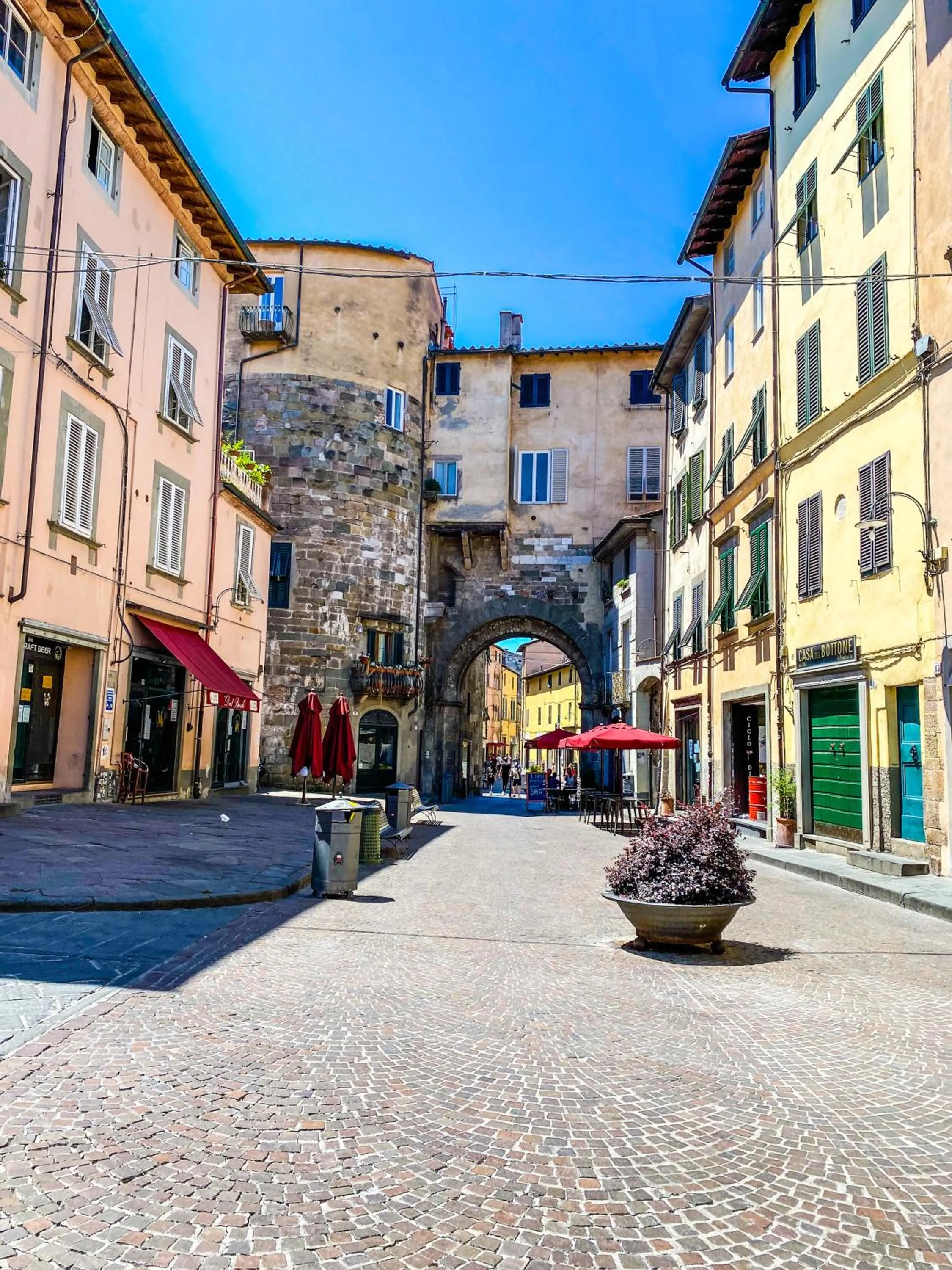 Property building in OROROSA Lucca City Center Apartment