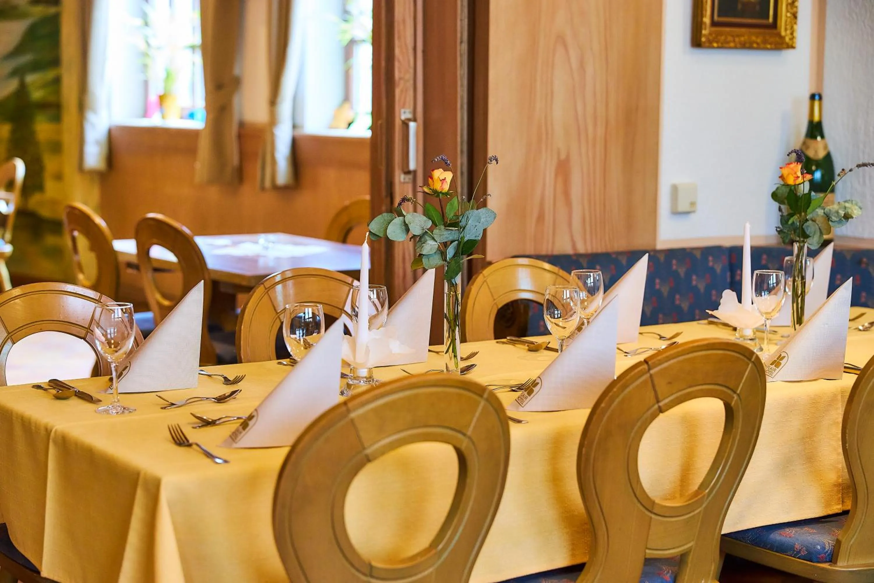 Restaurant/places to eat in Flair Hotel Weinstube Lochner