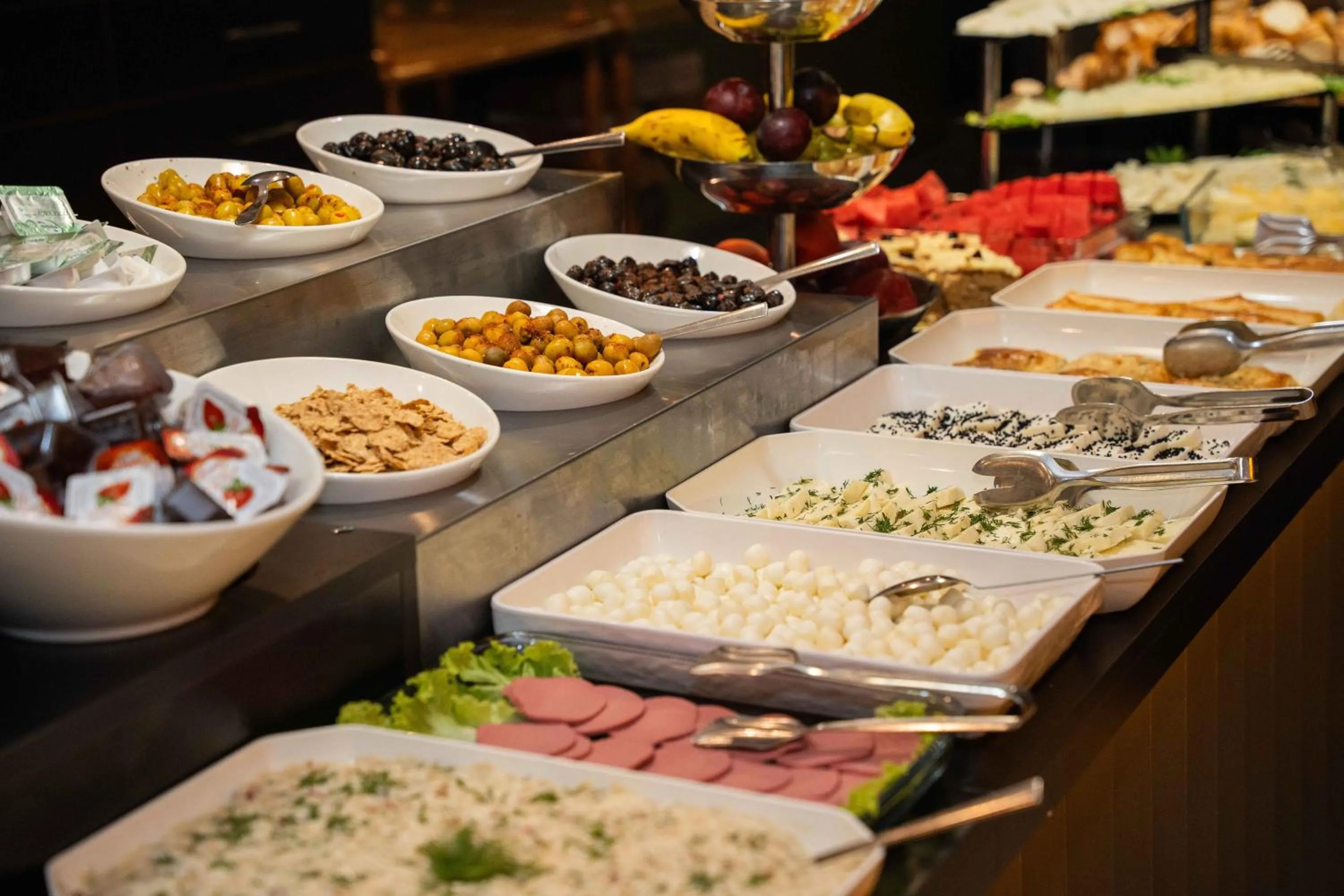 Buffet breakfast in Boris Hotel Beylikdüzü