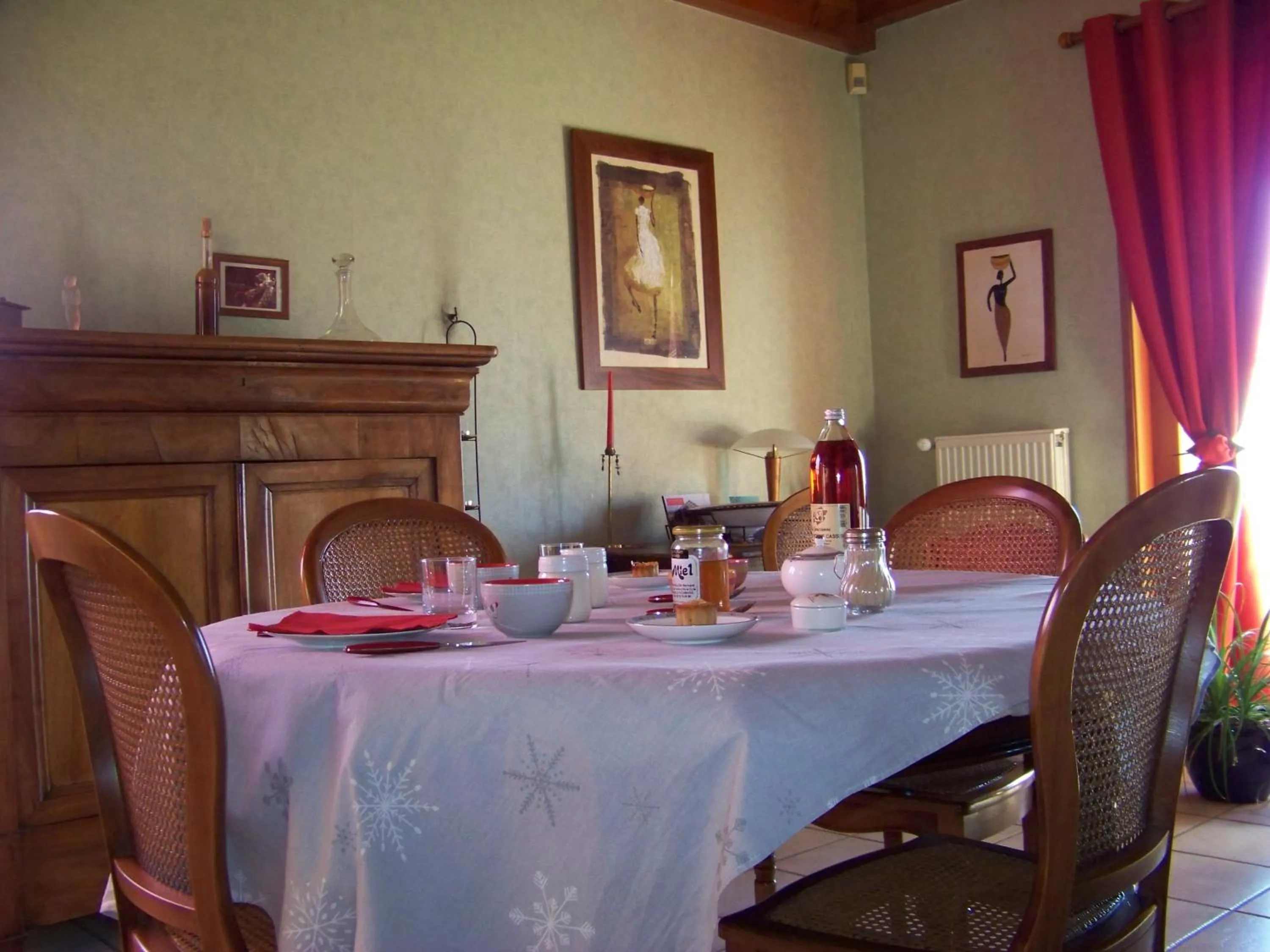 Breakfast in Croix Blanche