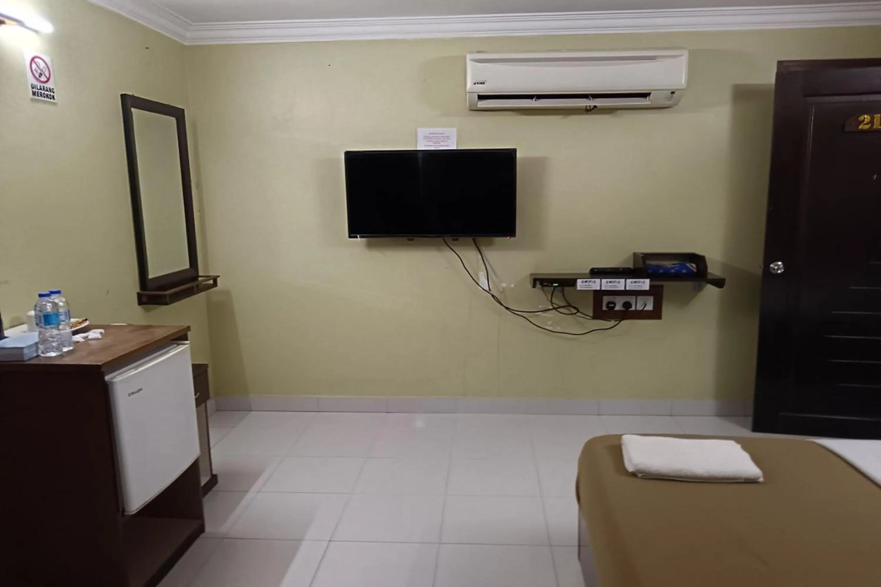 Photo of the whole room in Fins Hotel, Alor Setar