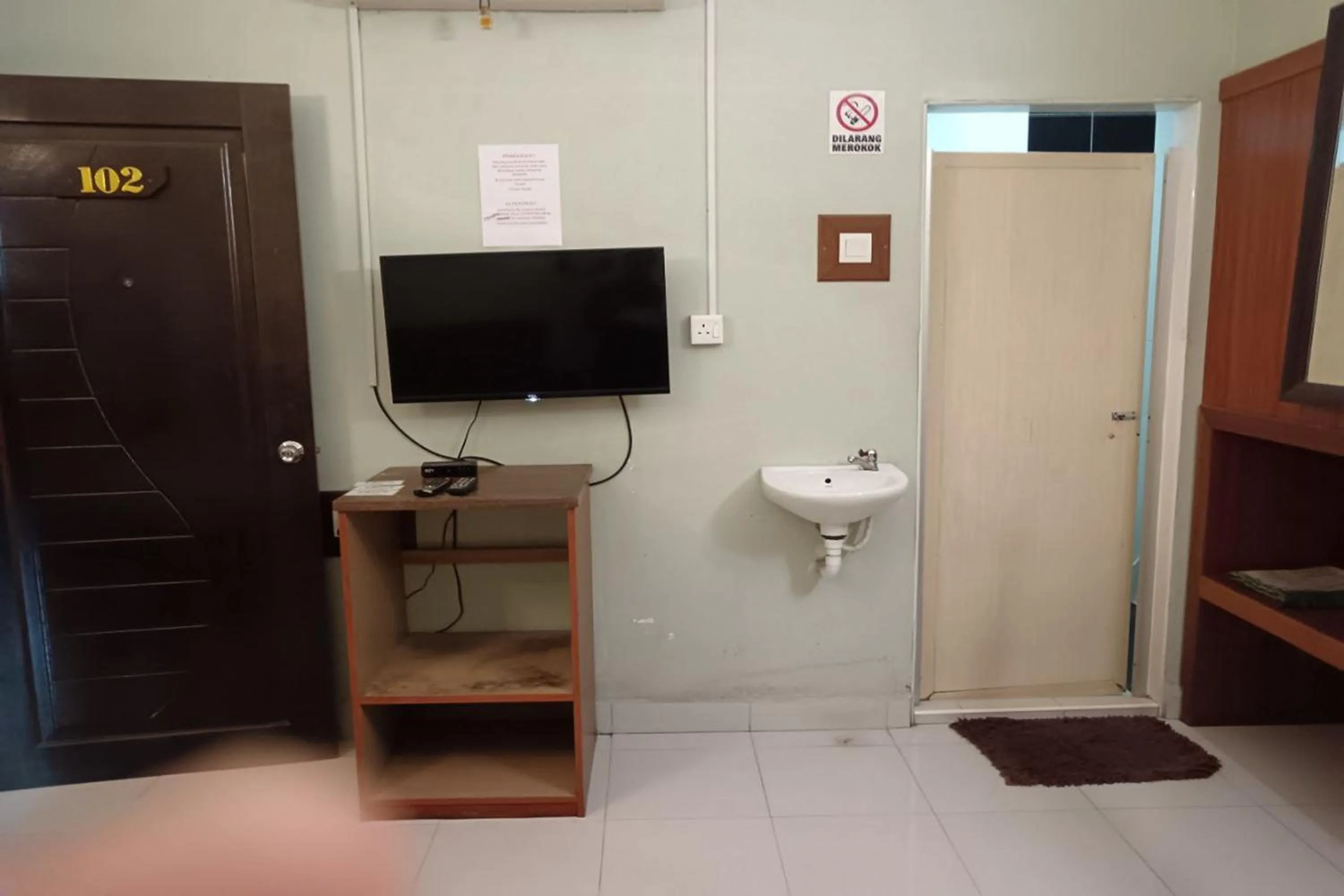 TV and multimedia in Fins Hotel, Alor Setar