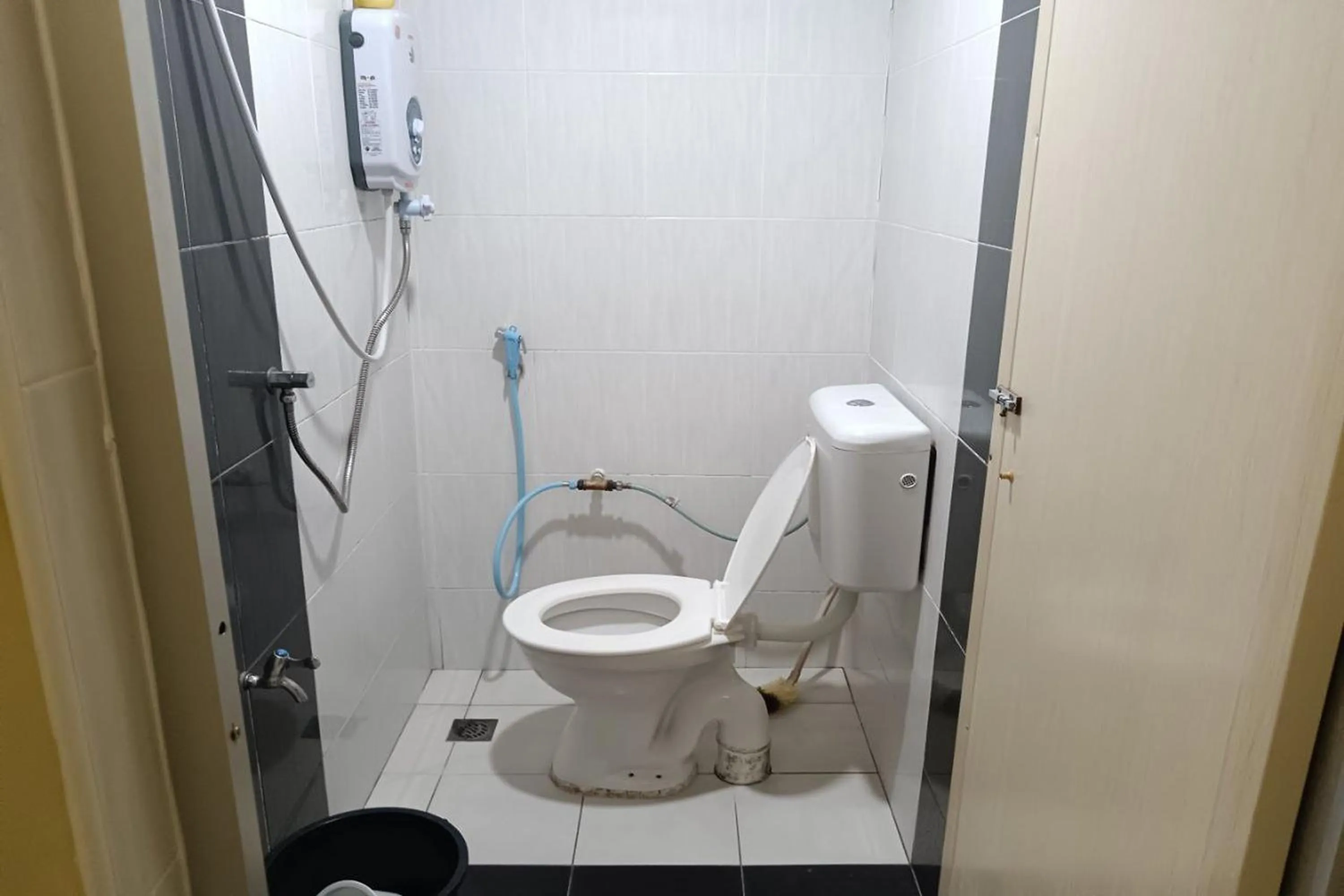 Bathroom in Fins Hotel, Alor Setar