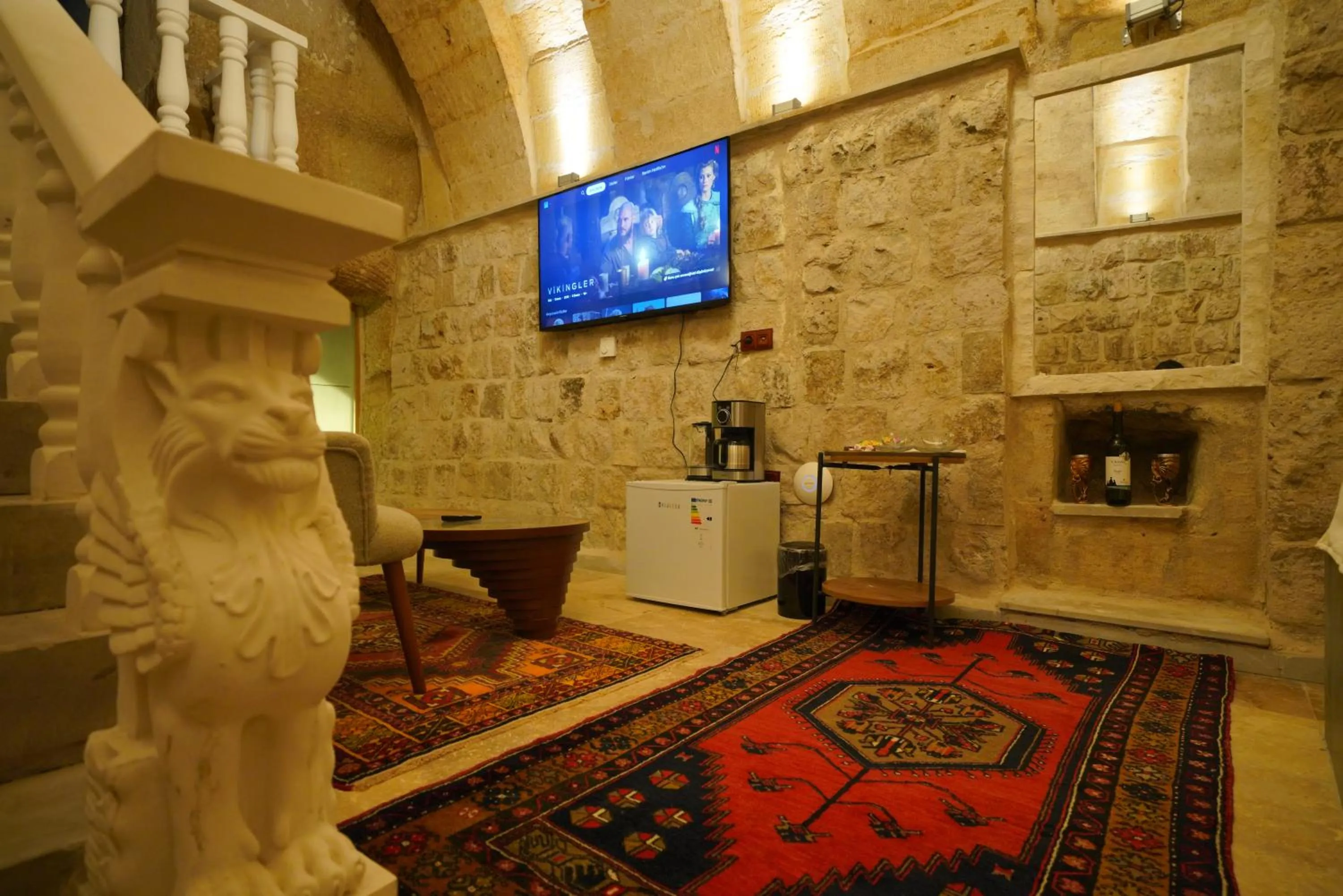 TV and multimedia in View Cave Hotel