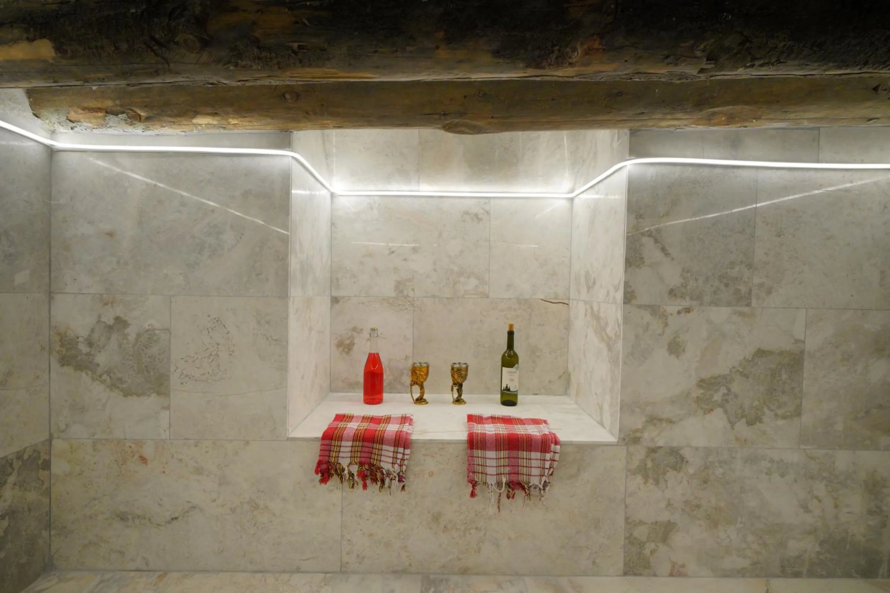 Public Bath in View Cave Hotel