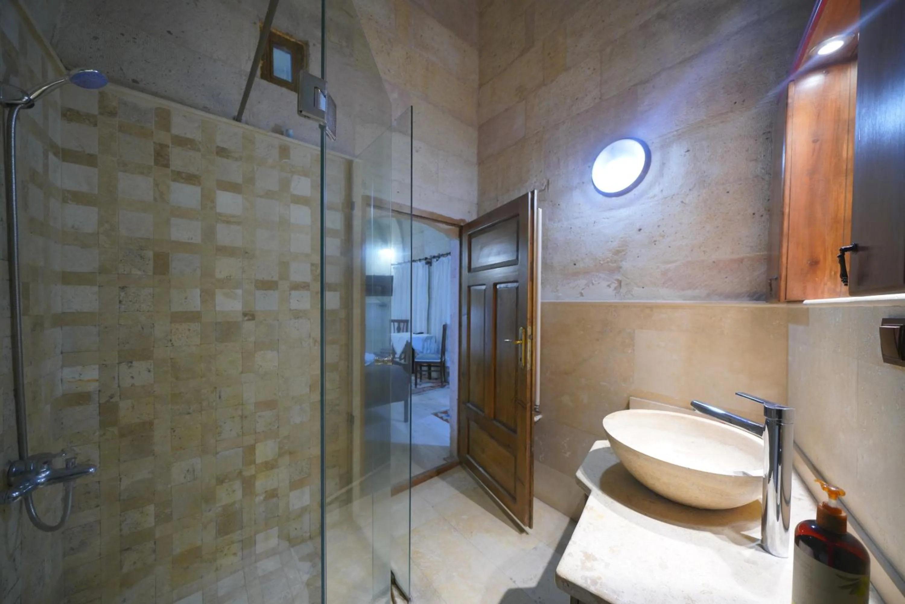 Shower in View Cave Hotel