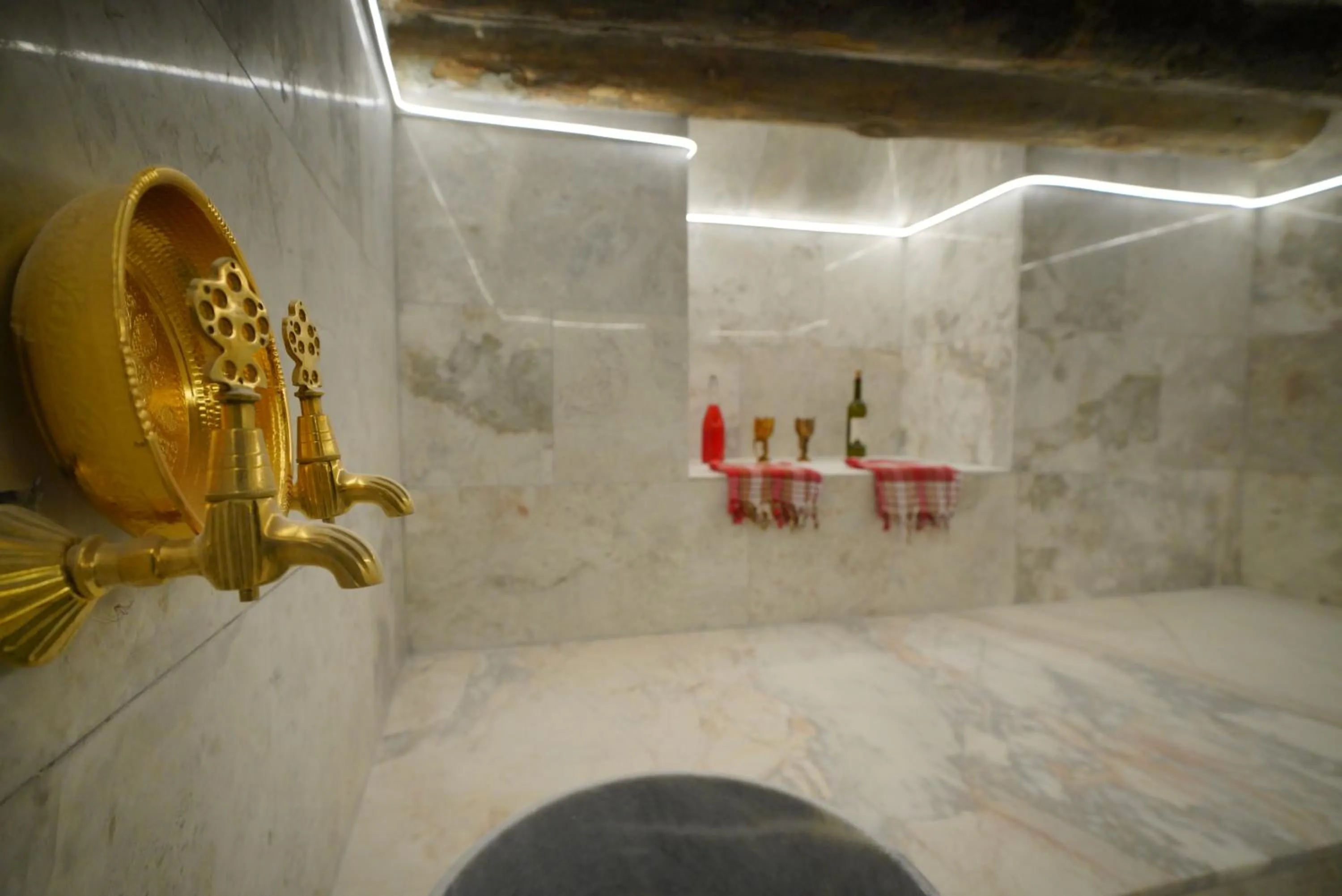 Public Bath in View Cave Hotel