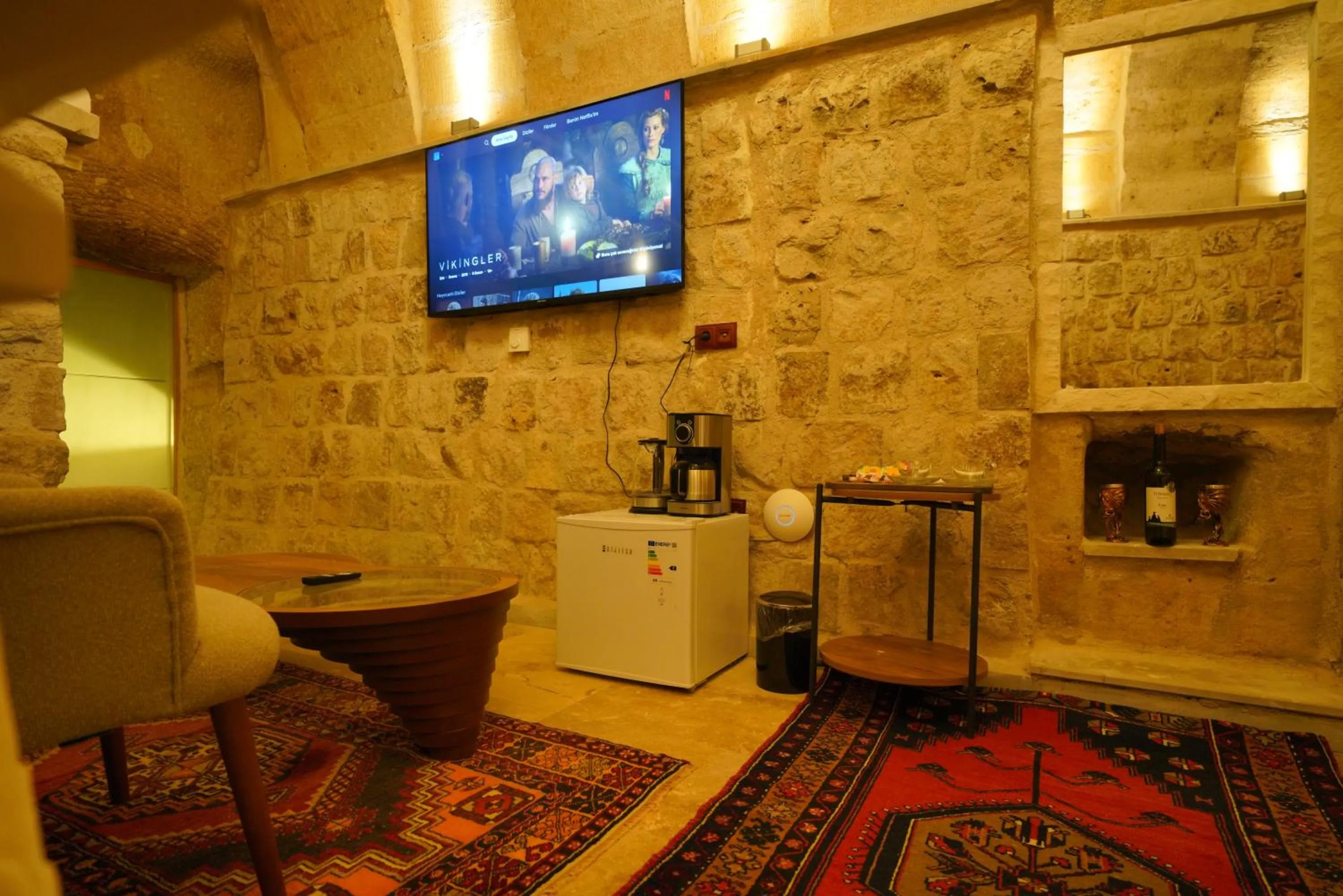 TV and multimedia in View Cave Hotel