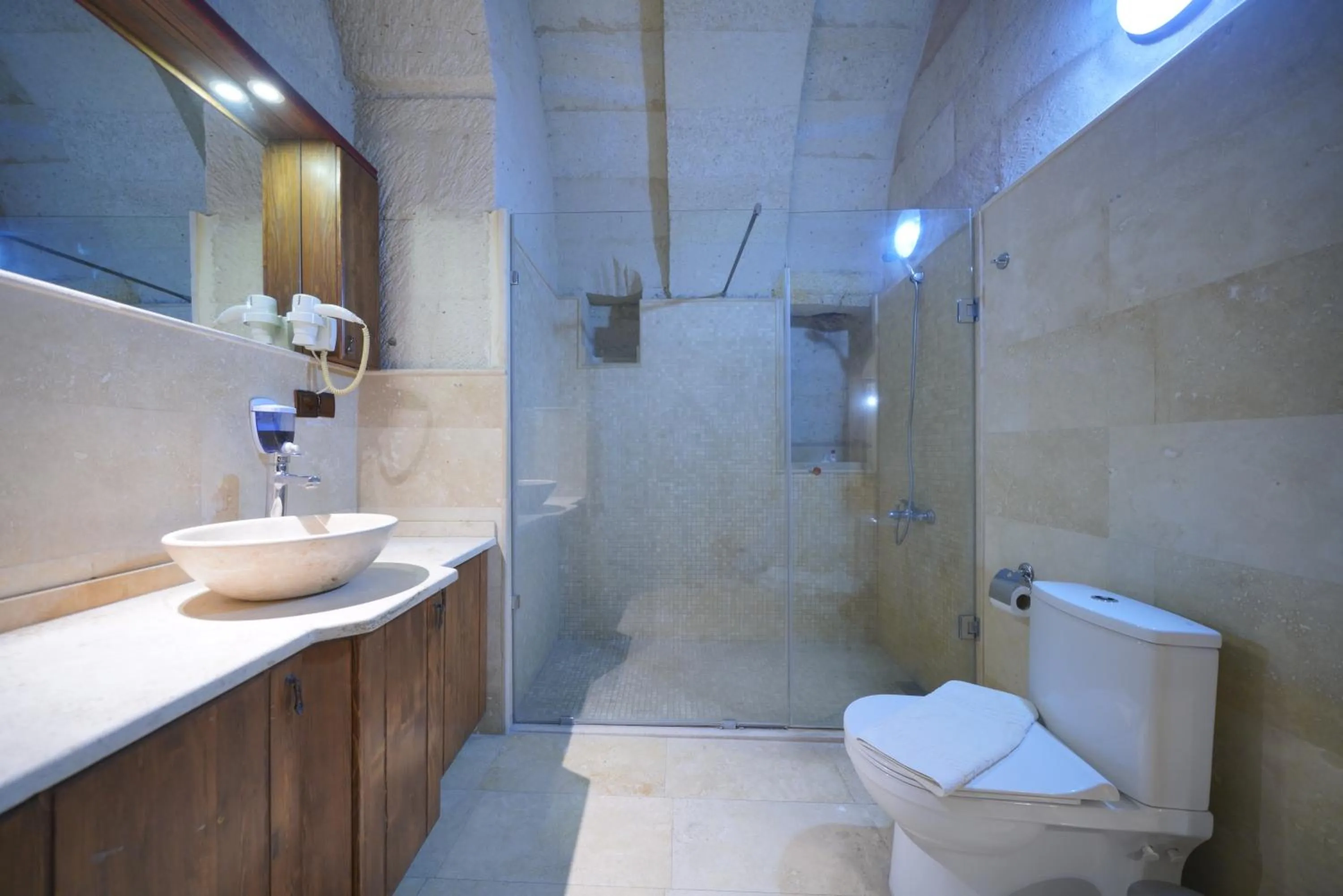 Shower in View Cave Hotel