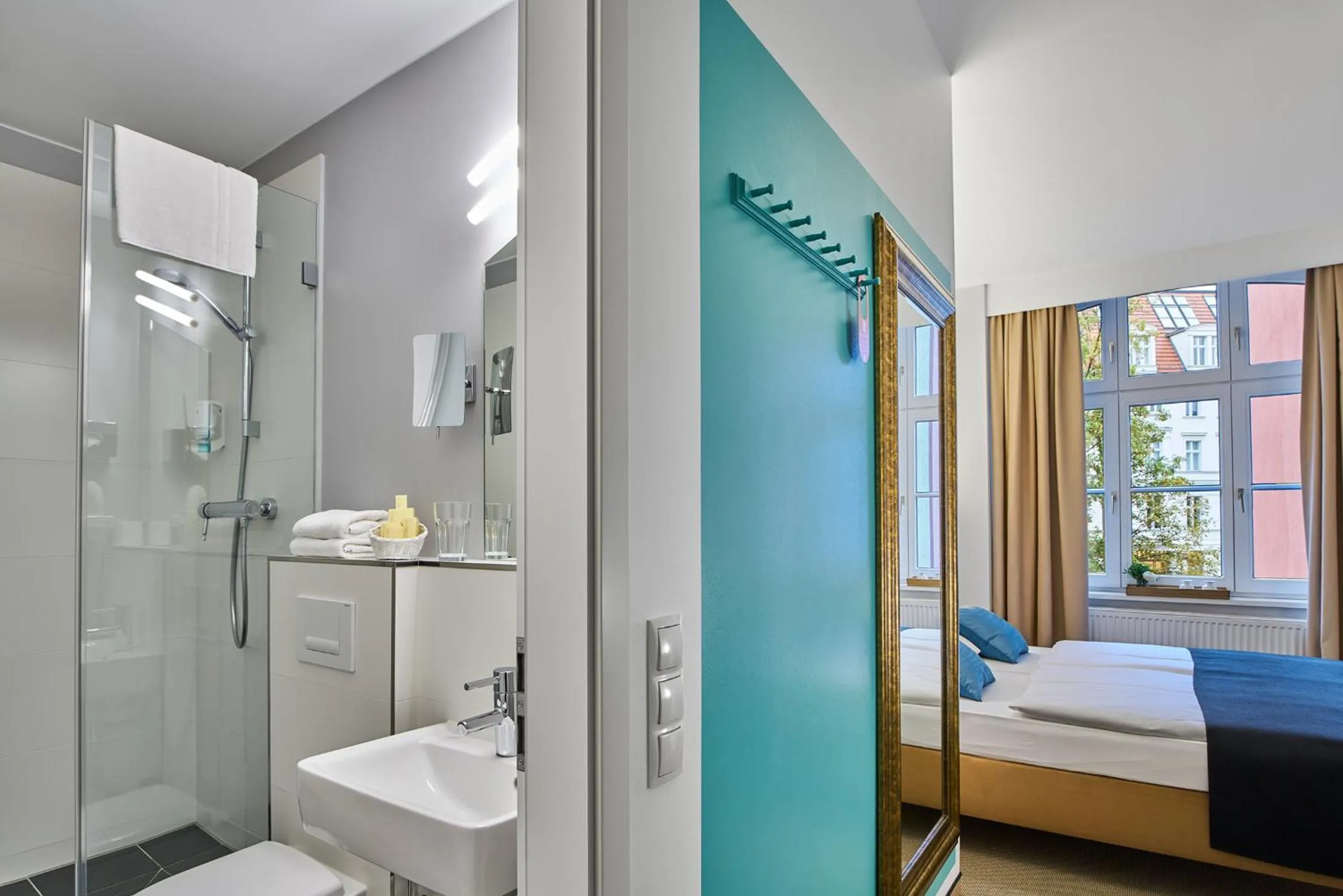 Photo of the whole room, Bed in Hotel 38