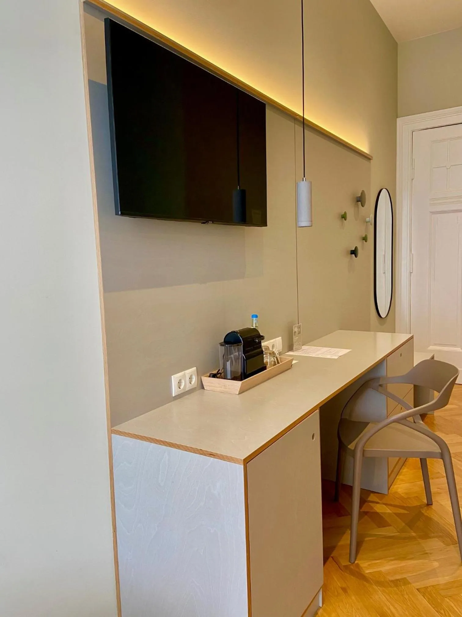 Photo of the whole room in Hotel 38