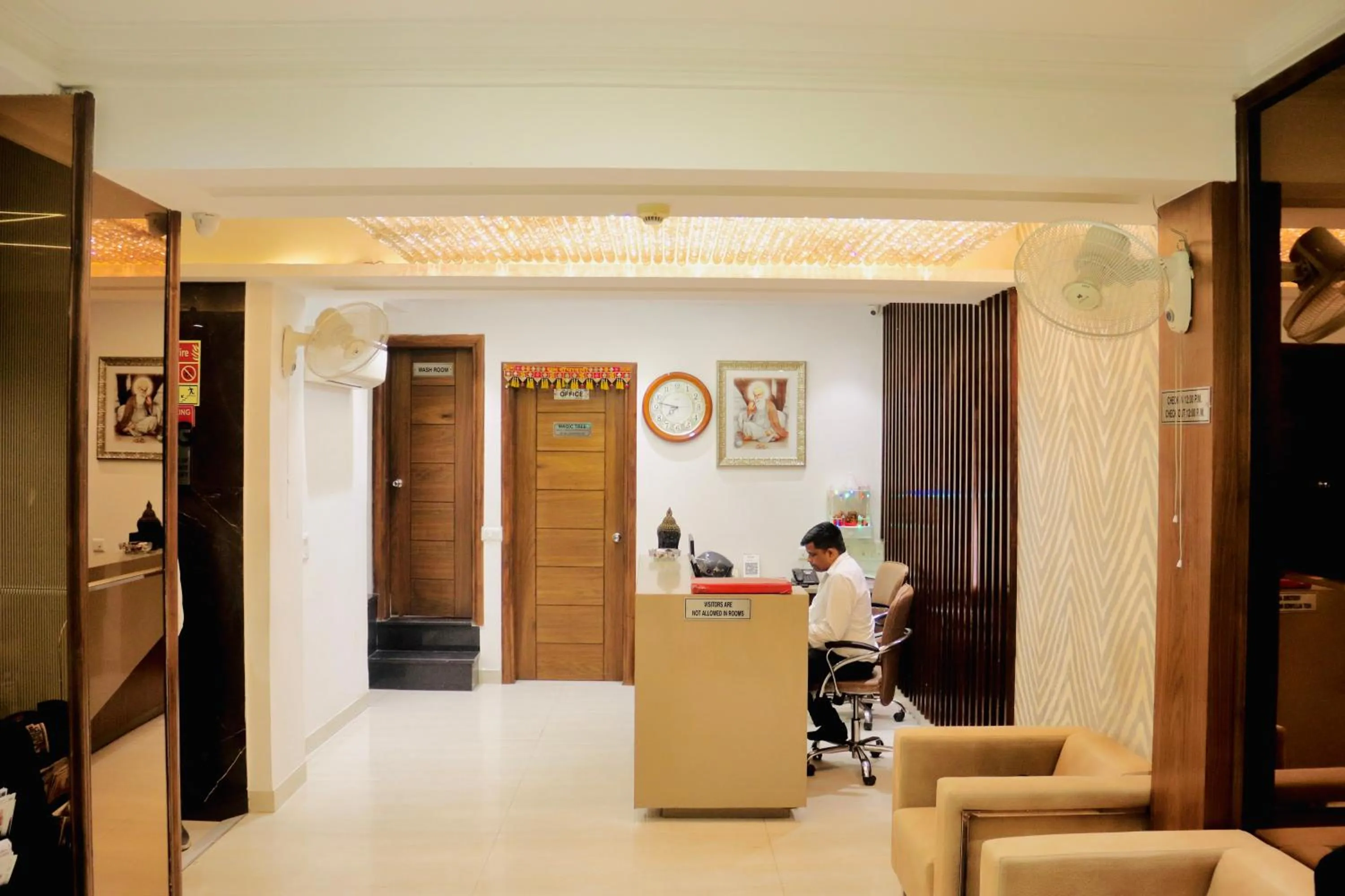 Lobby or reception in Hotel Magic Tree Karol Bagh Metro Station New Delhi