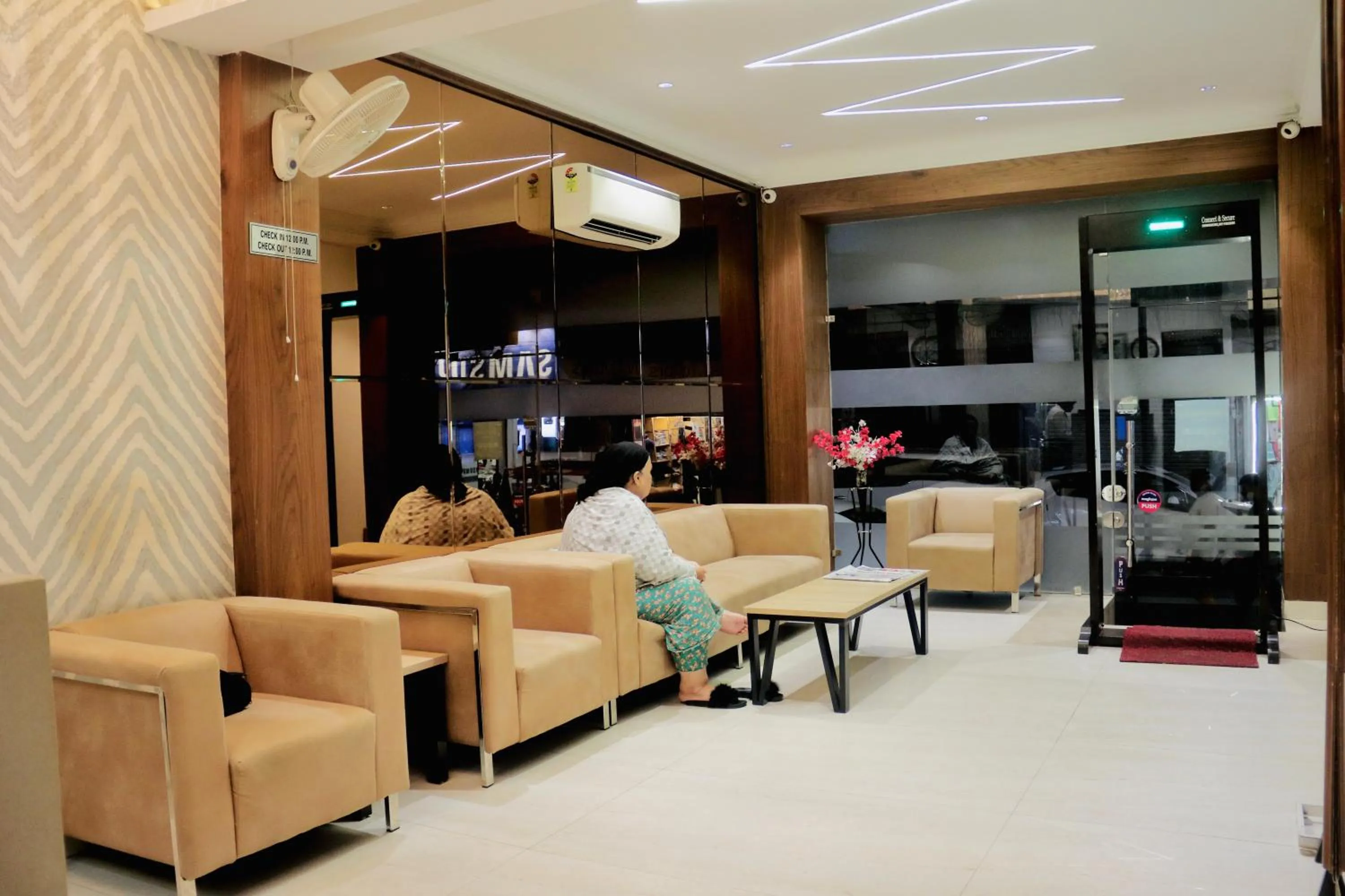 Facade/entrance in Hotel Magic Tree Karol Bagh Metro Station New Delhi