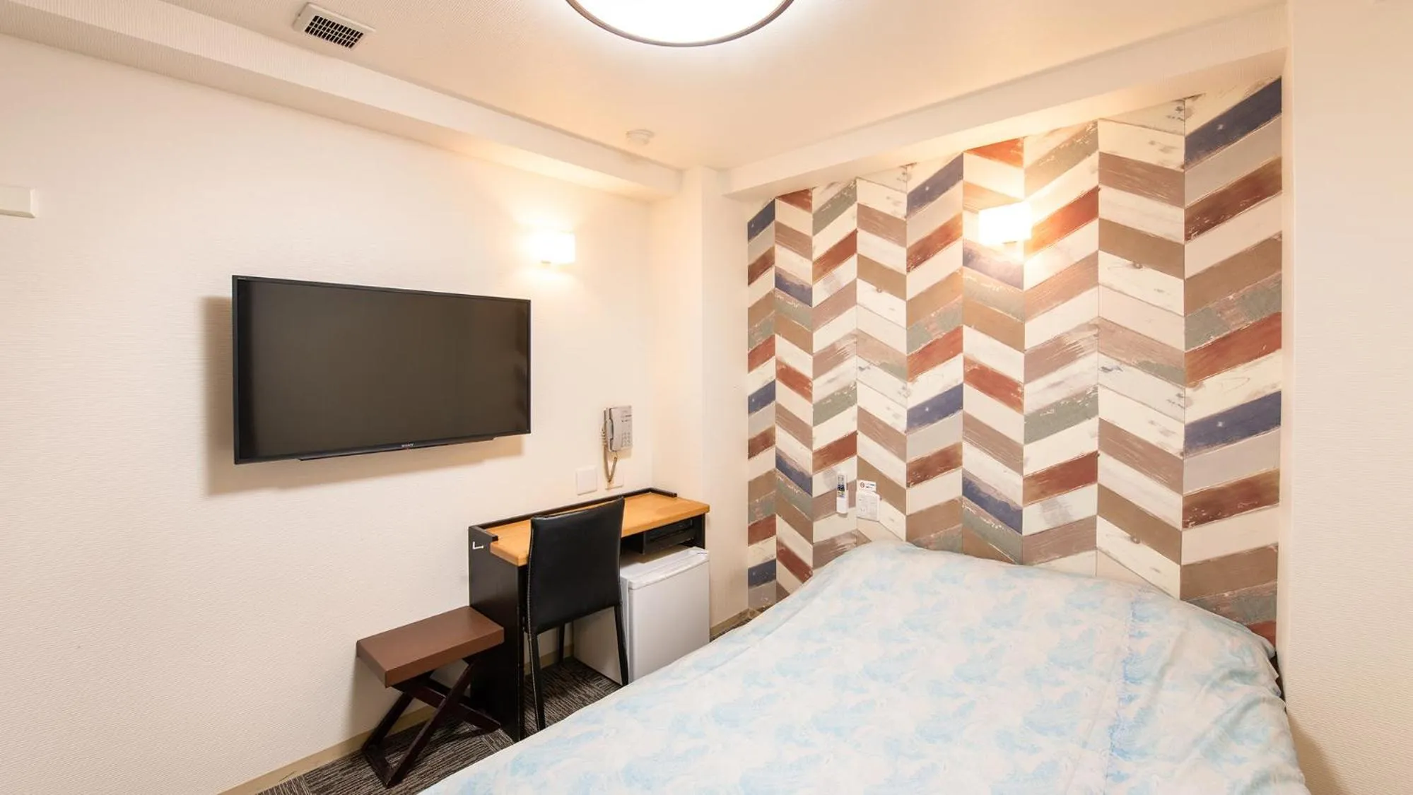 Bed in Yokohama Town Hotel