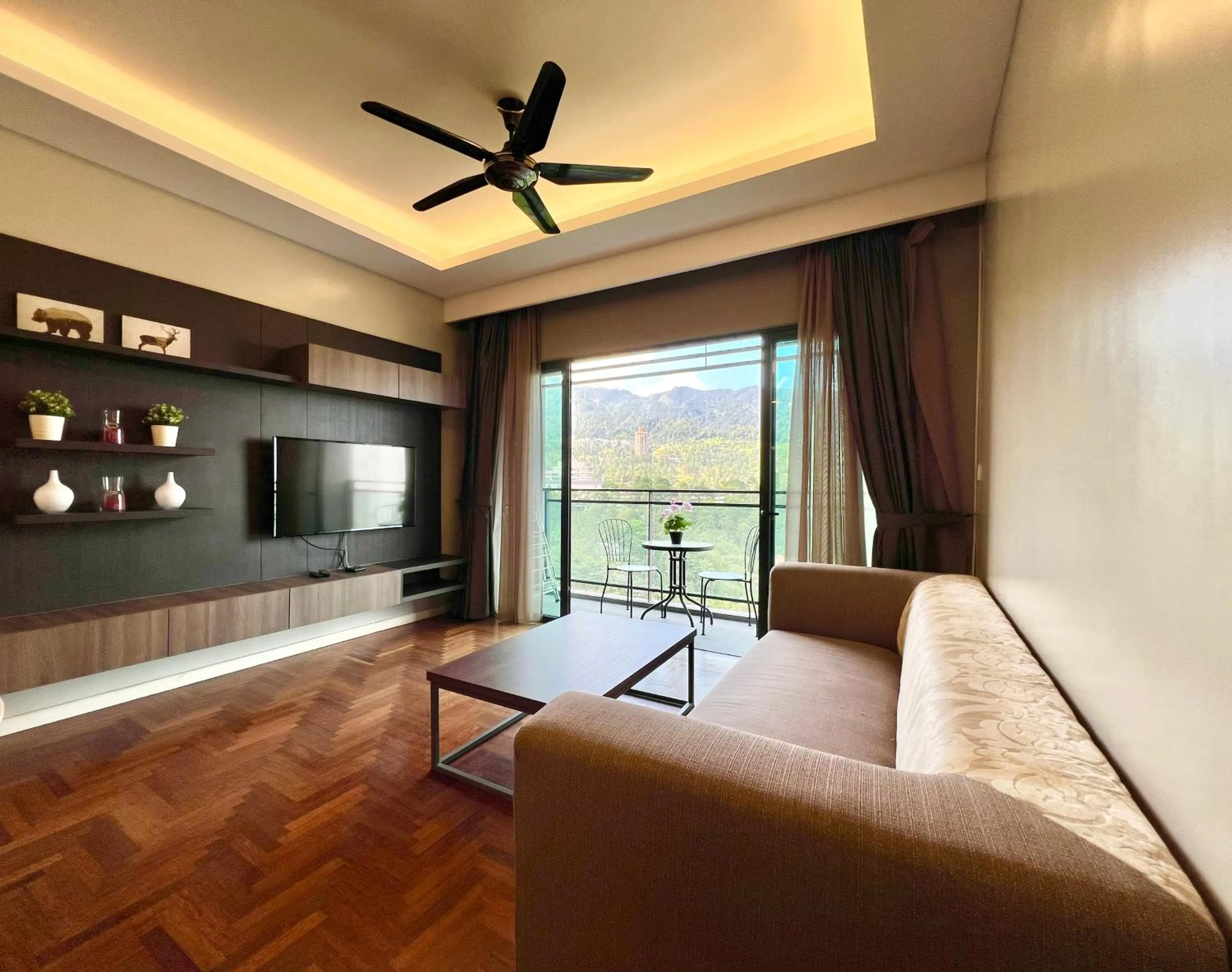 ELECTUS HOME at Vista Residences Genting - FREE WiFi & TV Box & Parking