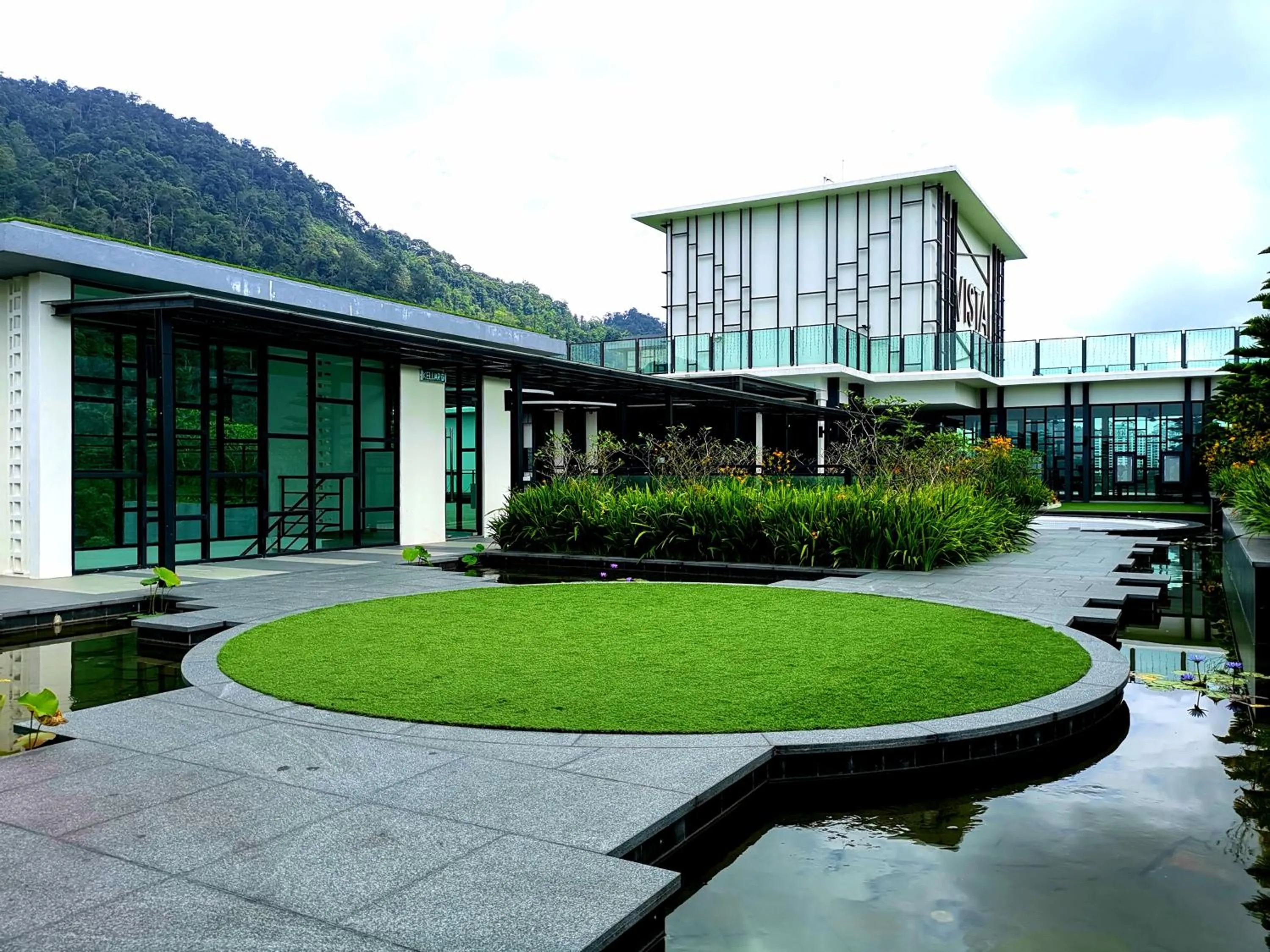 Garden in ELECTUS HOME at Vista Residences Genting - FREE WiFi & TV Box & Parking