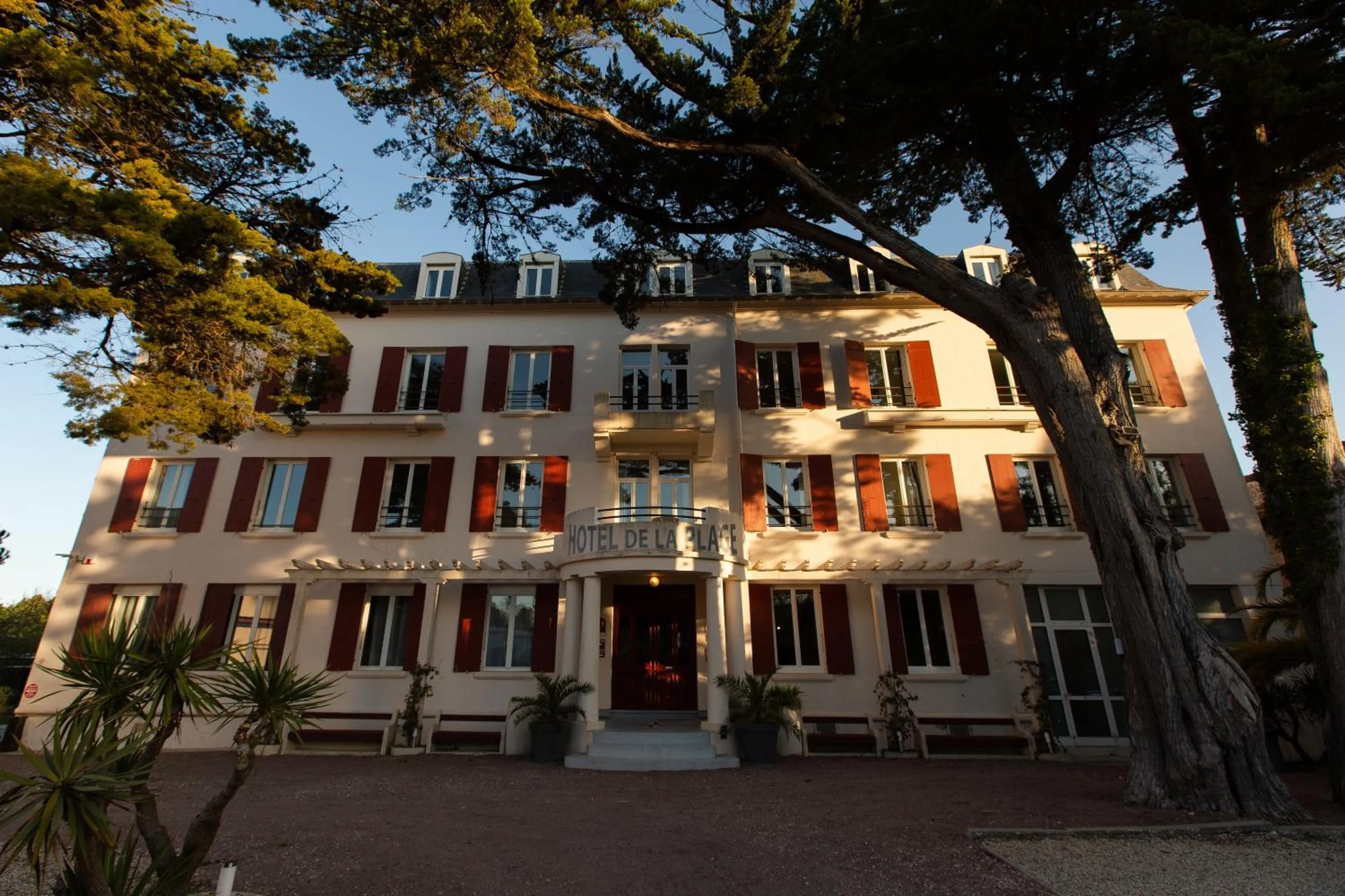 Facade/entrance, Property Building in Hôtel de la Plage, Ronce-les-bains, La Tremblade