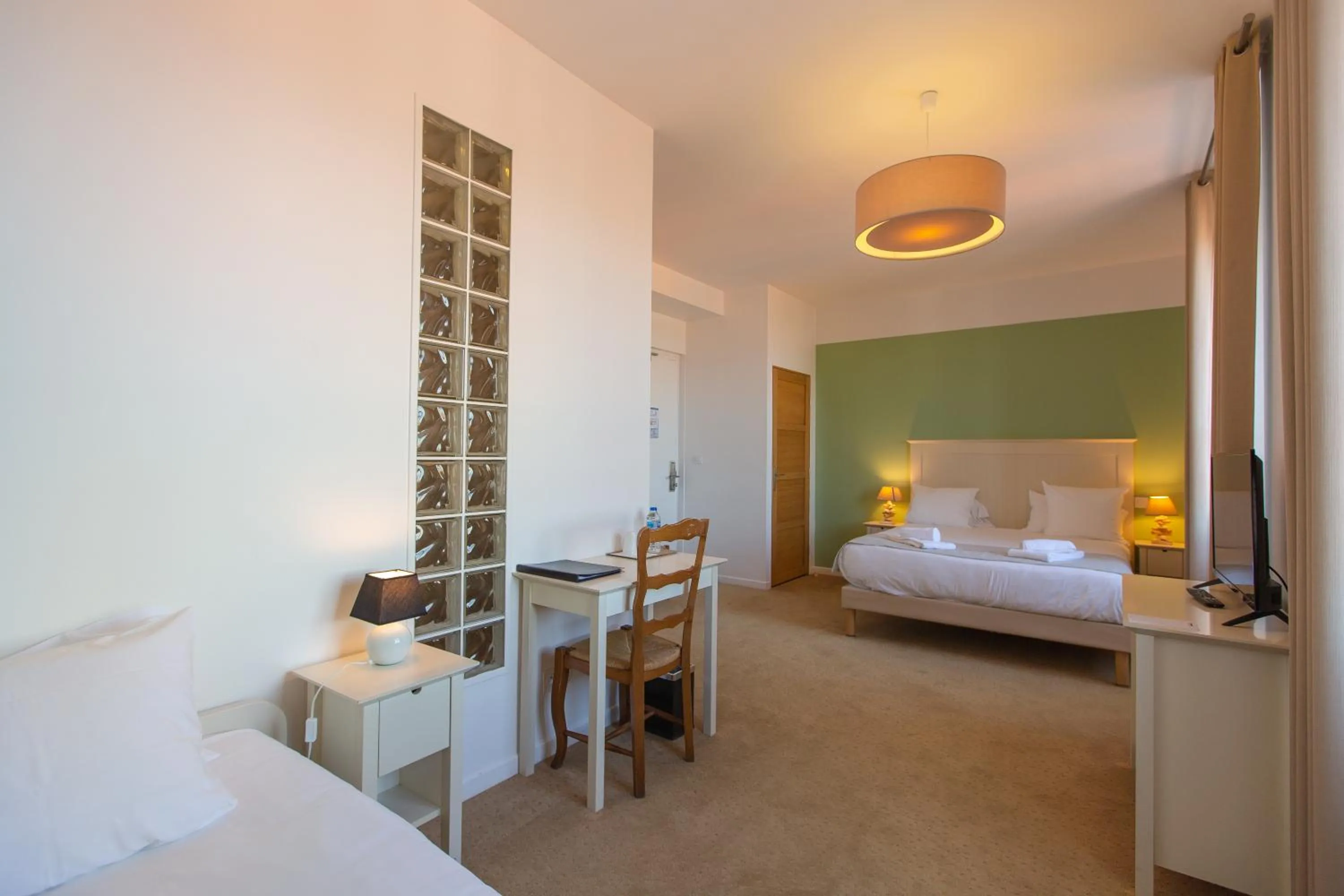 Photo of the whole room, Bed in Hôtel de la Plage, Ronce-les-bains, La Tremblade