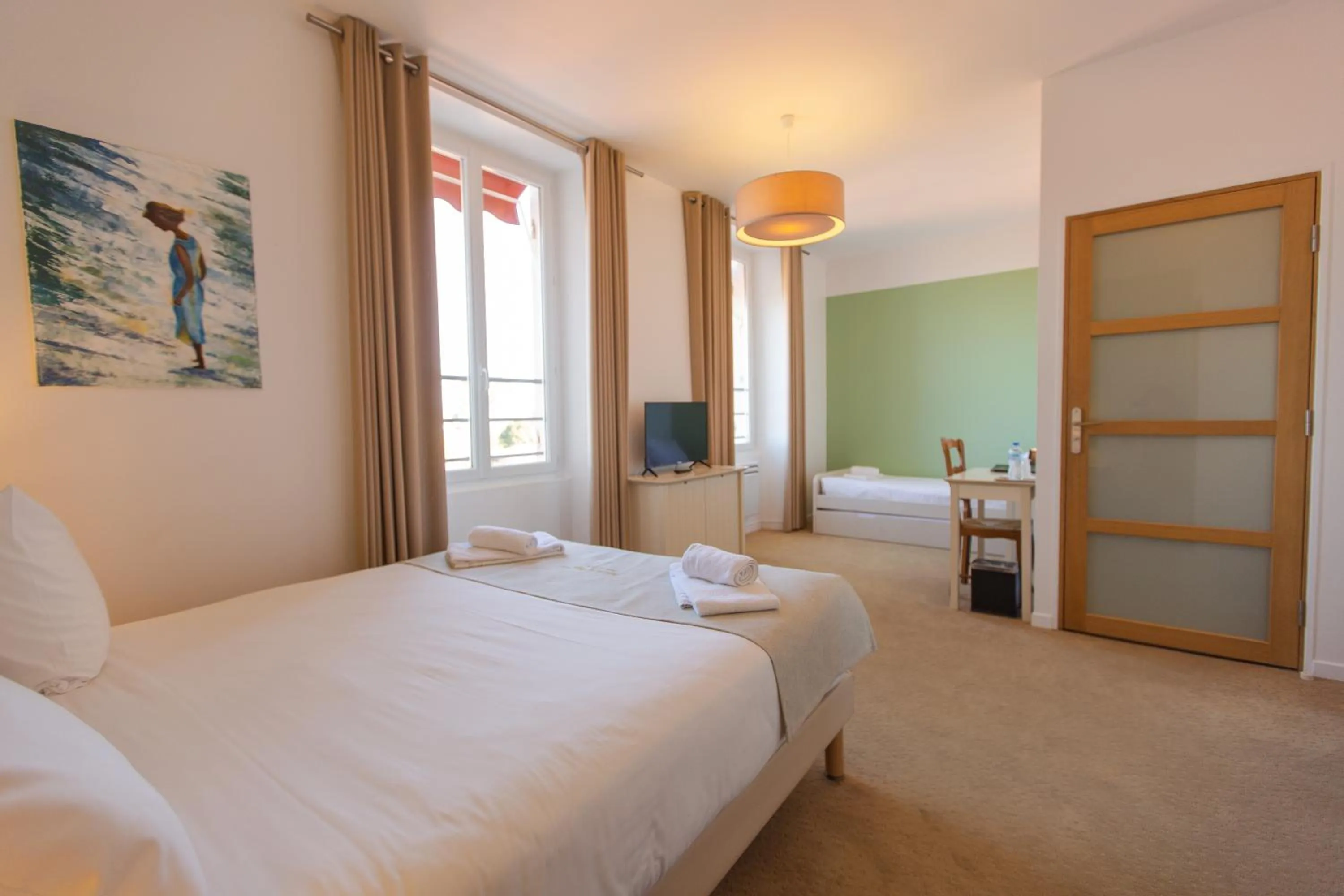 Photo of the whole room, Bed in Hôtel de la Plage, Ronce-les-bains, La Tremblade