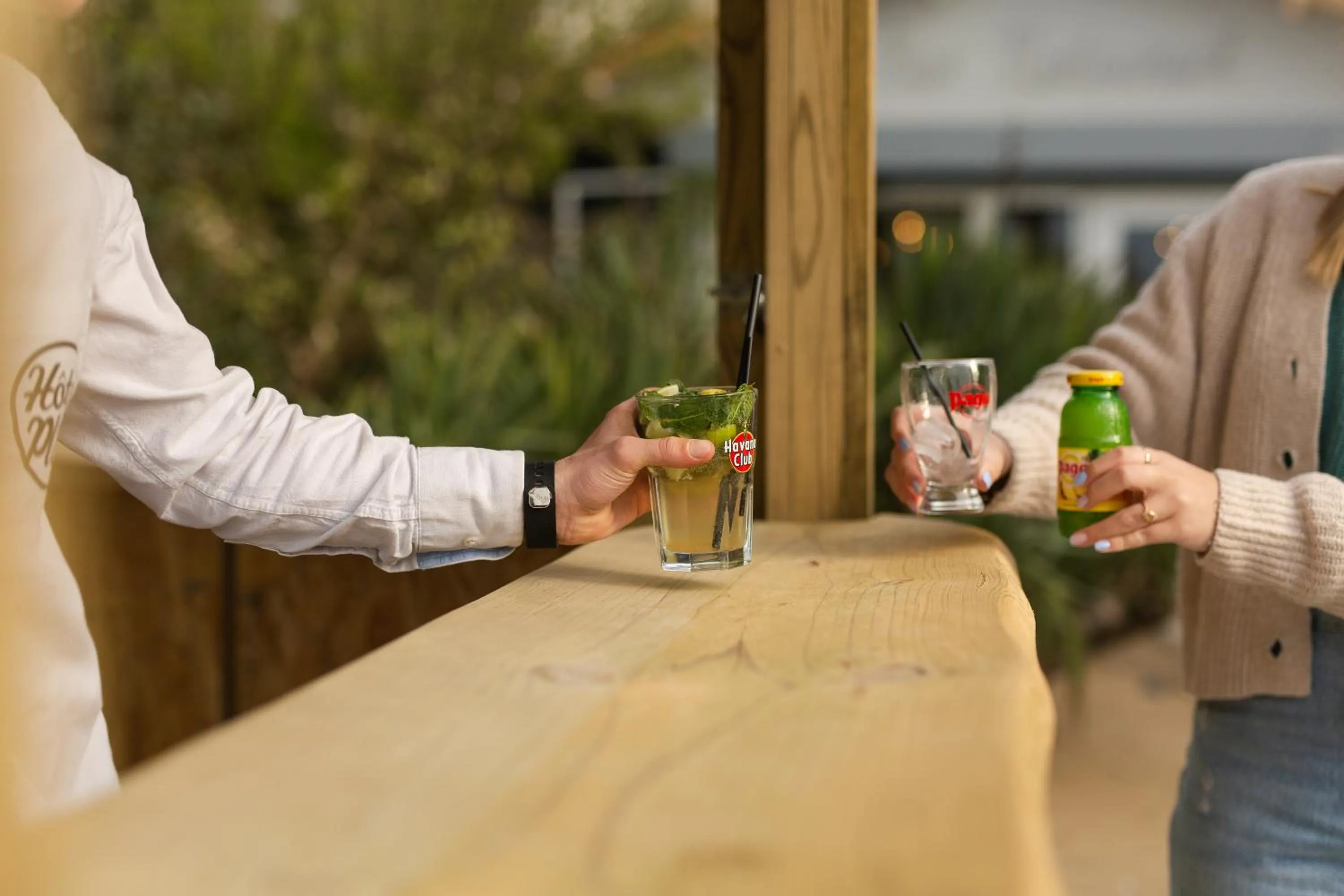 Lounge or bar in Hôtel de la Plage, Ronce-les-bains, La Tremblade