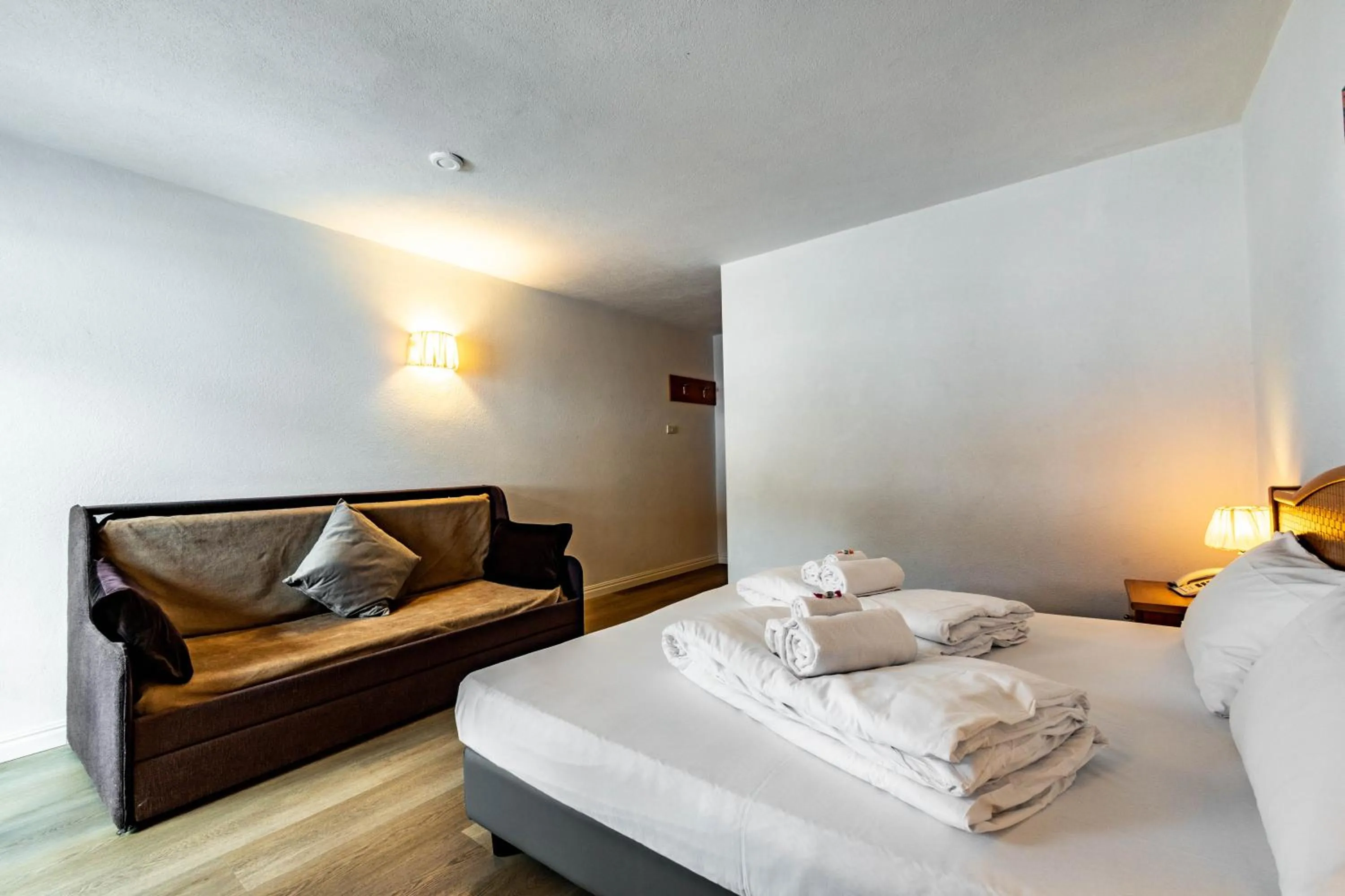 Bedroom, Bed in Hotel Grizzly "Ski-in Ski-out"